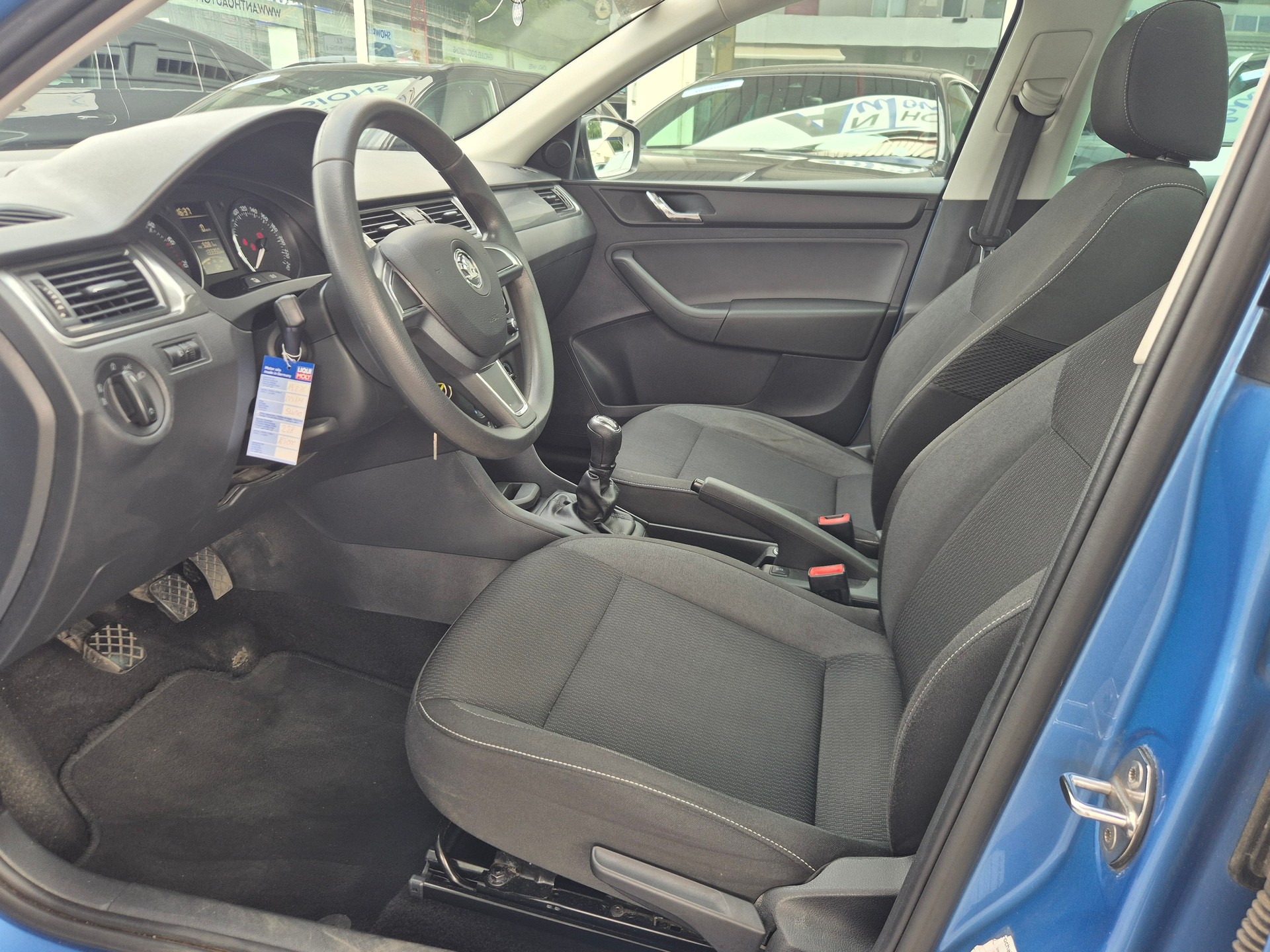 SKODA Rapid Spaceback 1.2 TSI Ambition-image-5