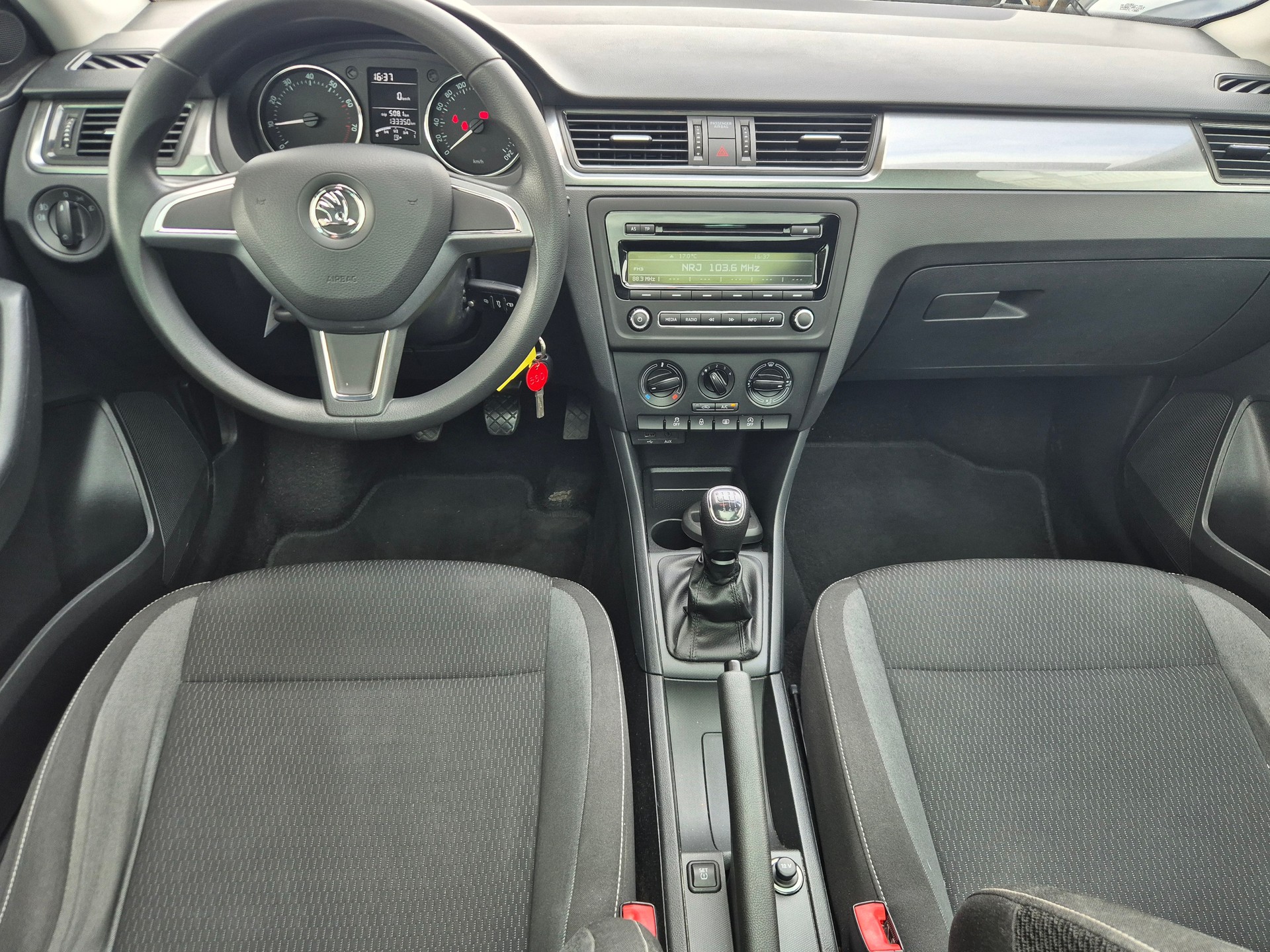 SKODA Rapid Spaceback 1.2 TSI Ambition-image-7