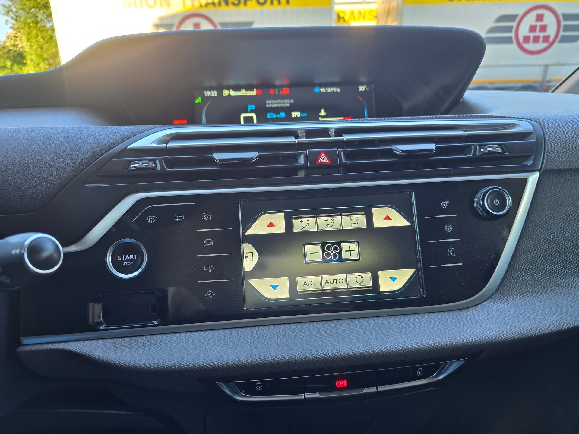 CITROEN Grand C4 Picasso 2.0 BlueHDi Exclusive Automatic-image-19