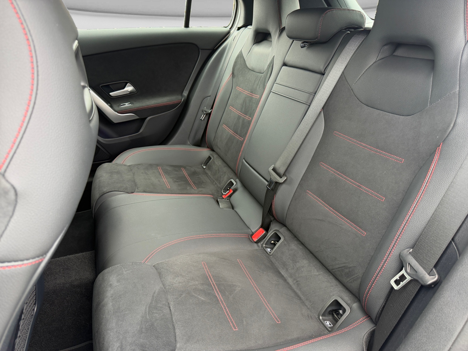 MERCEDES-BENZ A 250 4Matic 8G-DCT AMG-LINE-image-15