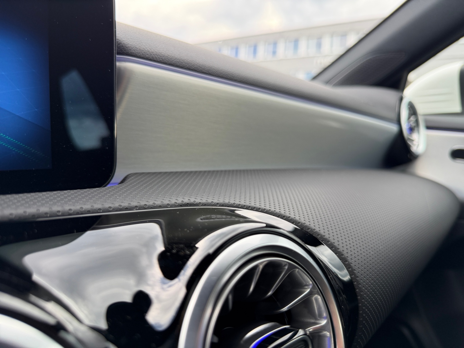 MERCEDES-BENZ A 250 4Matic 8G-DCT AMG-LINE-image-22