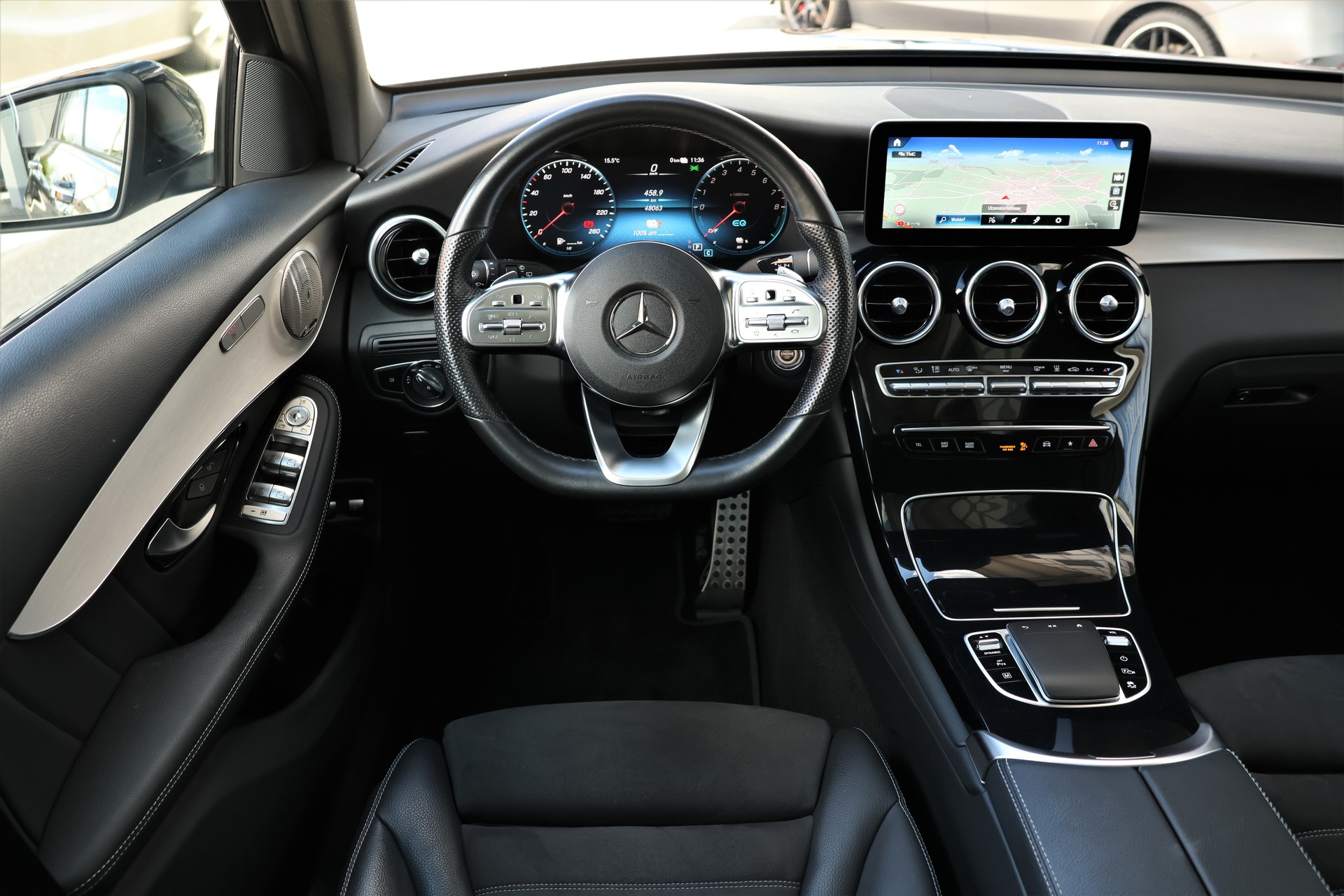 MERCEDES-BENZ GLC 300 e AMG Line 4Matic 9G-Tronic (CH) + 2.0T AHK-image-14