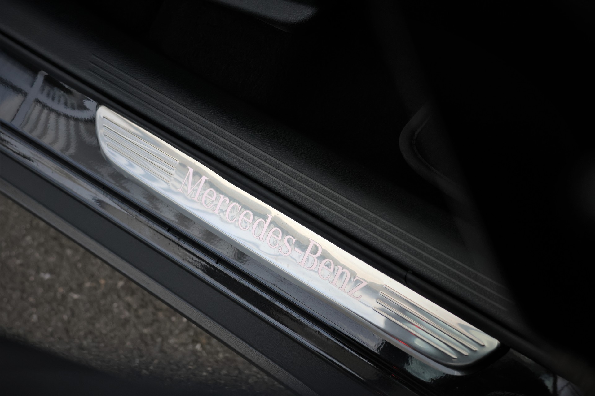 MERCEDES-BENZ GLC 300 e AMG Line 4Matic 9G-Tronic (CH) + 2.0T AHK-image-21
