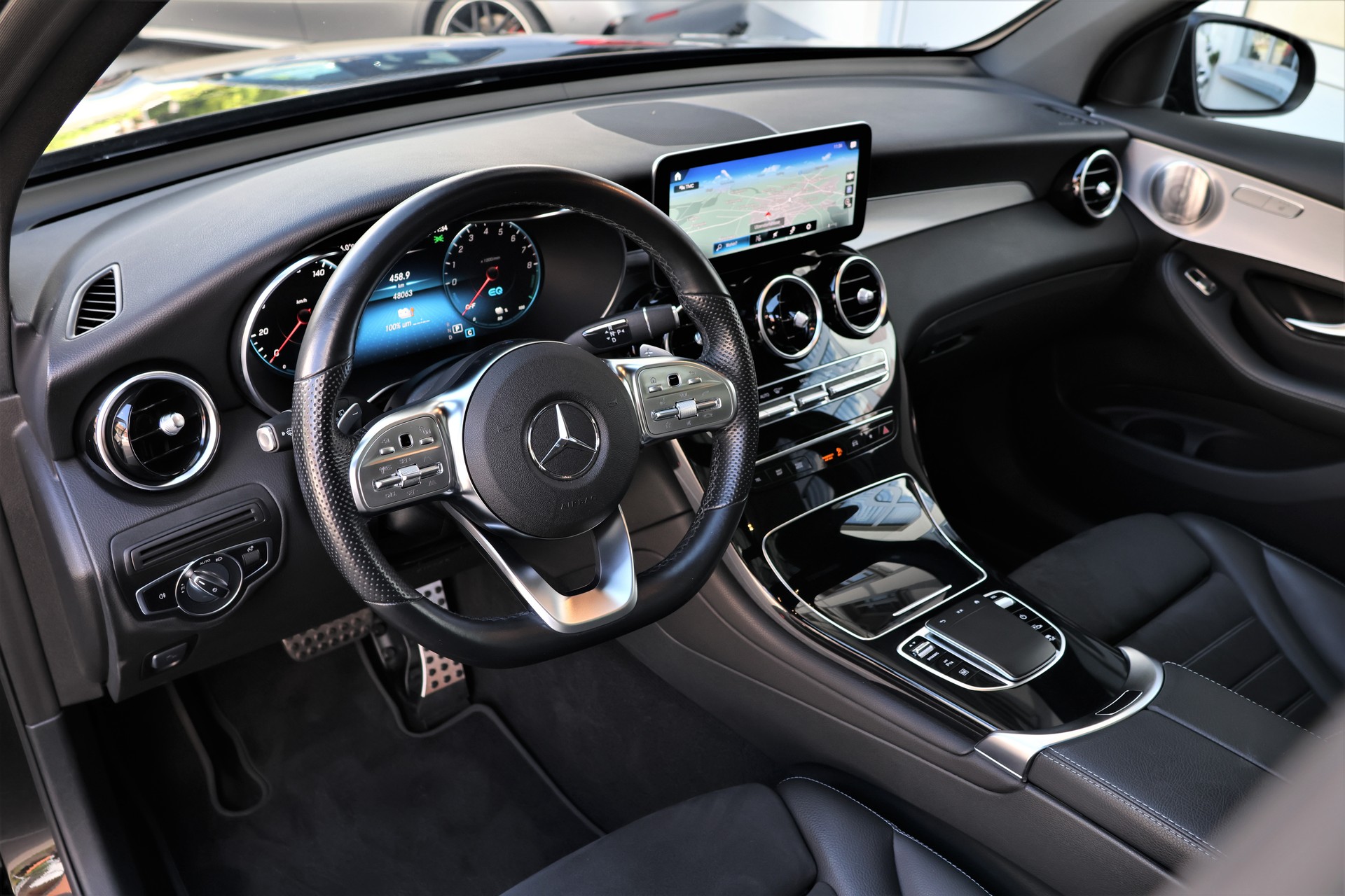 MERCEDES-BENZ GLC 300 e AMG Line 4Matic 9G-Tronic (CH) + 2.0T AHK-image-10