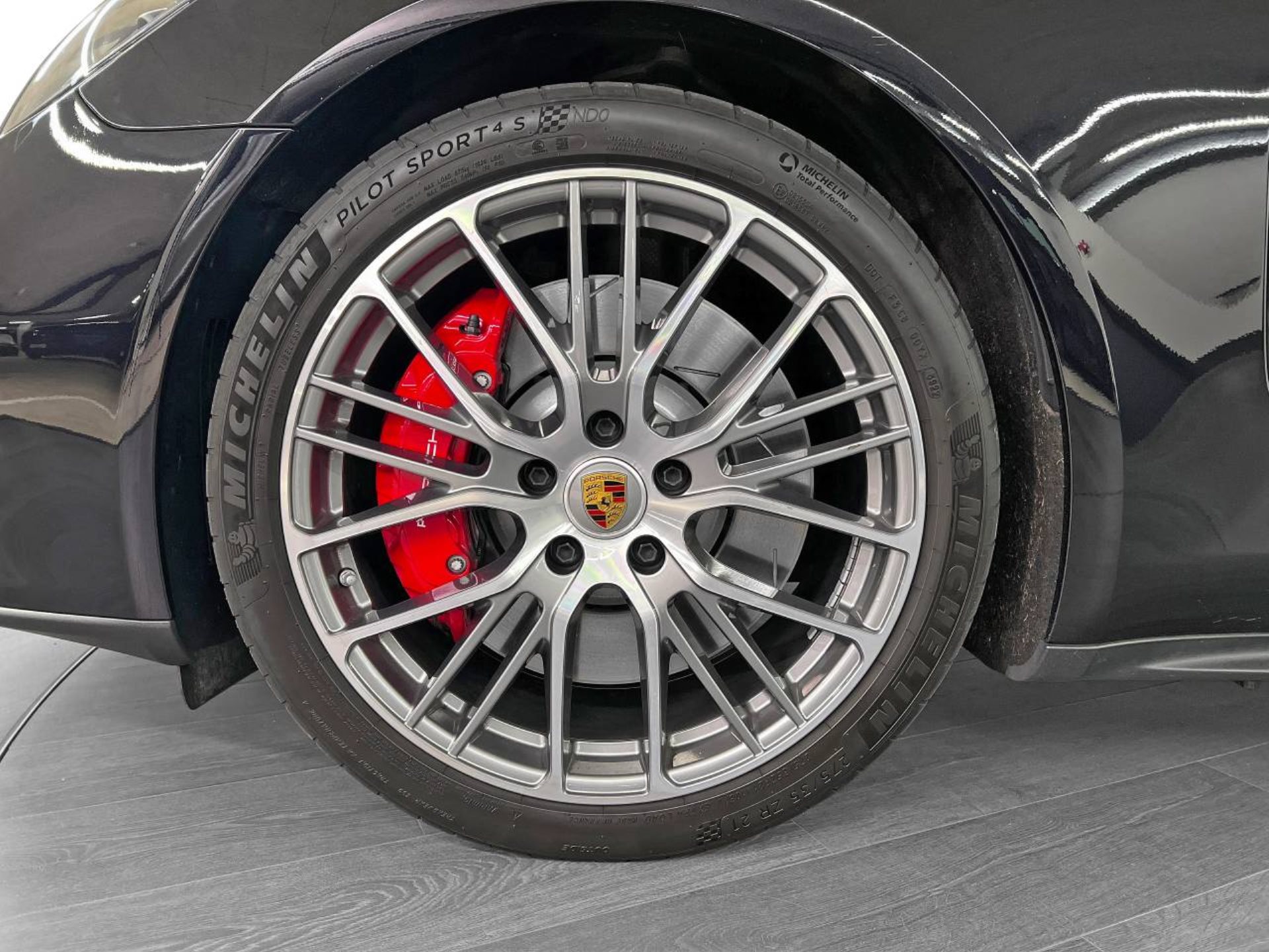 PORSCHE Panamera 4S E-Hybrid-image-10