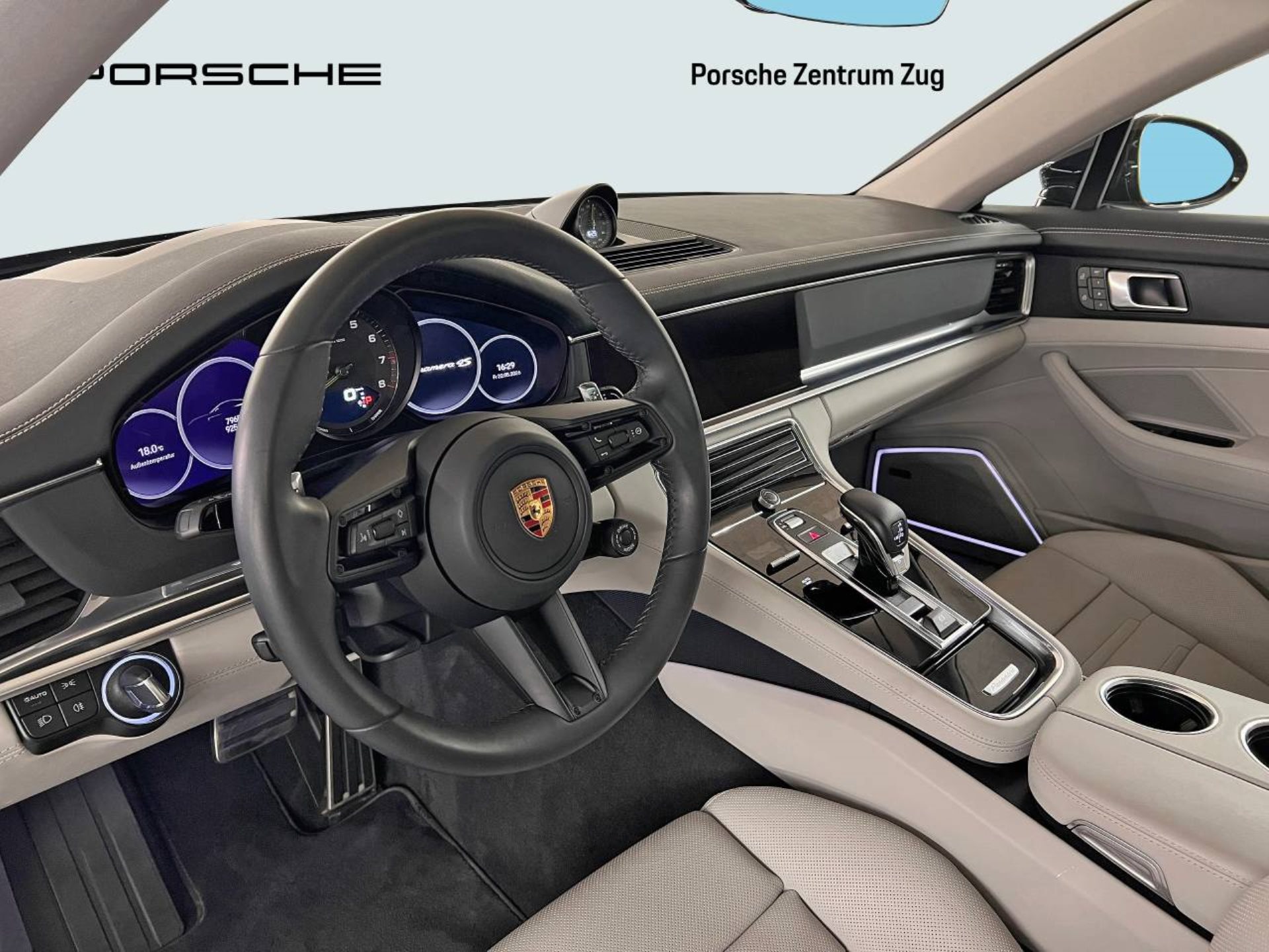 PORSCHE Panamera 4S E-Hybrid-image-3