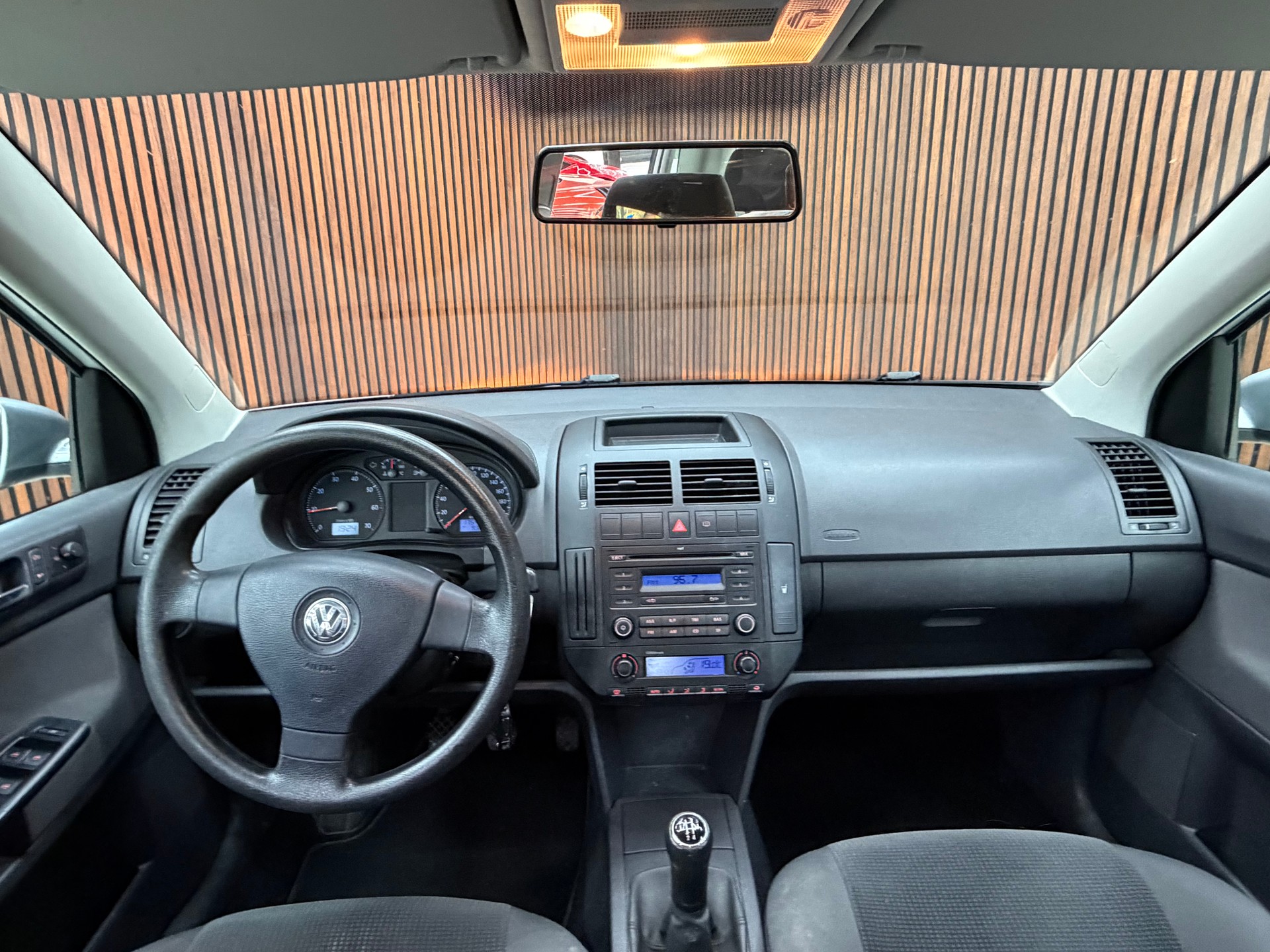 VW Polo 1.2 12V Trendline-image-10