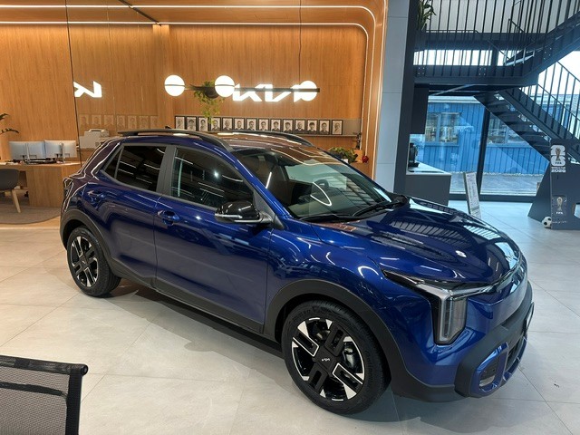 KIA Stonic 1.0 T-GDi MHEV GT-Line-image-2