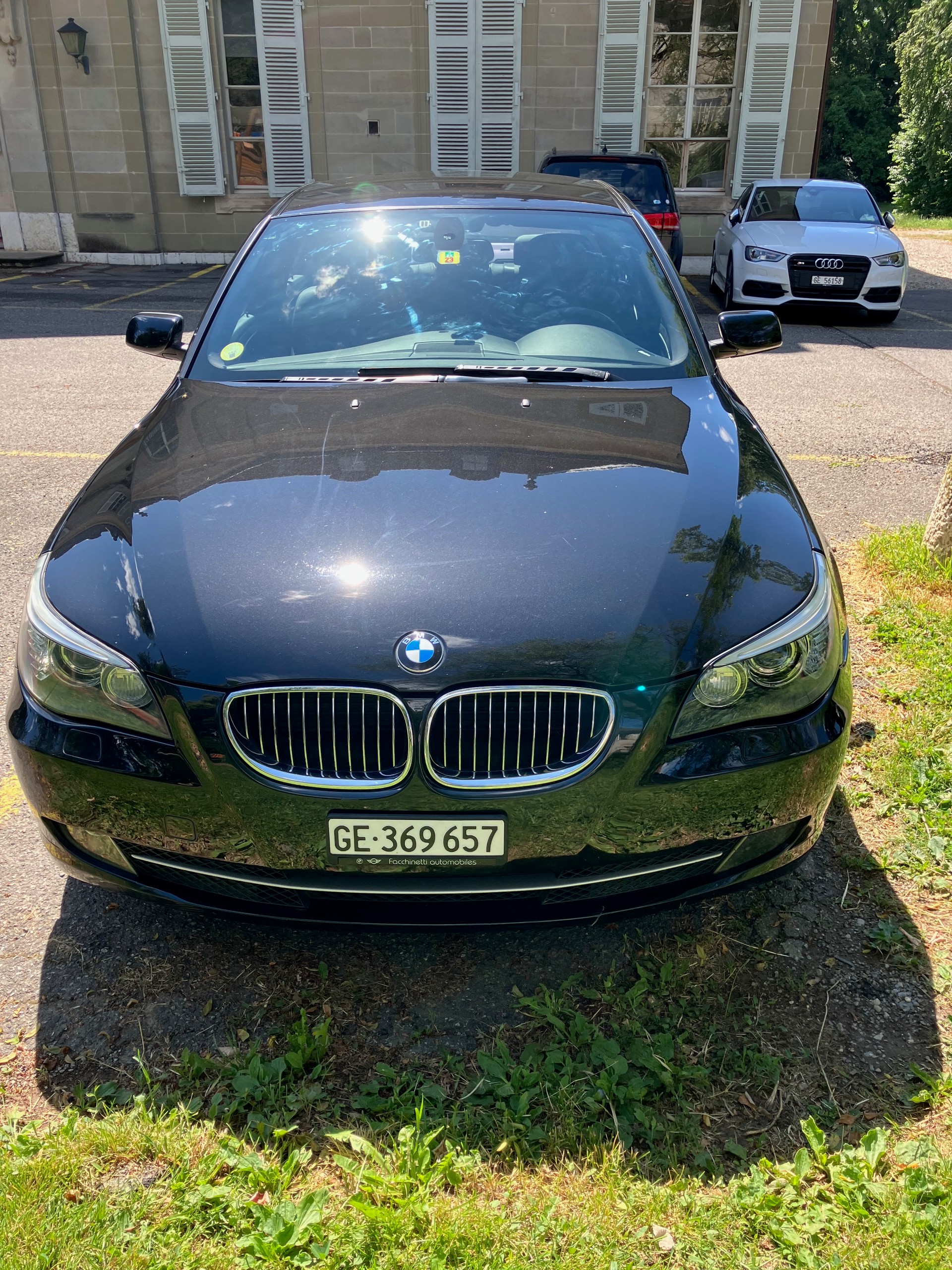 BMW 523i-image-0