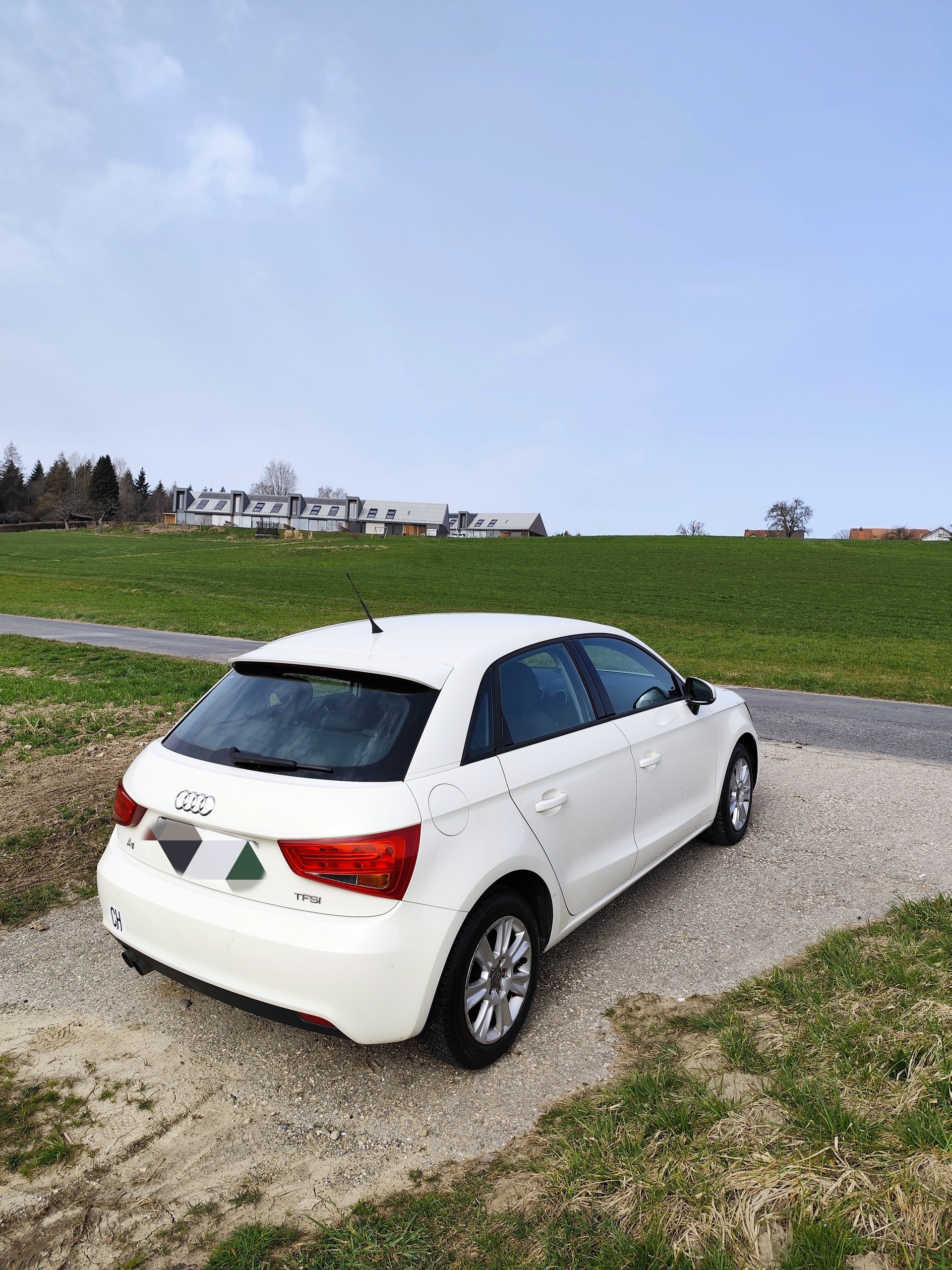 AUDI A1 1.4 TFSI Attraction s-tronic-image-2