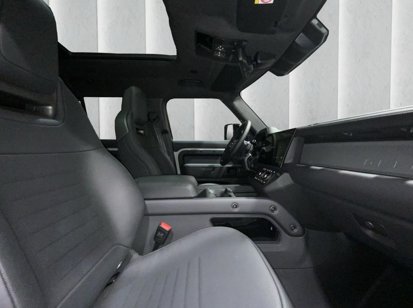 LAND ROVER Defender 634 V8 4.4 Octa-image-6