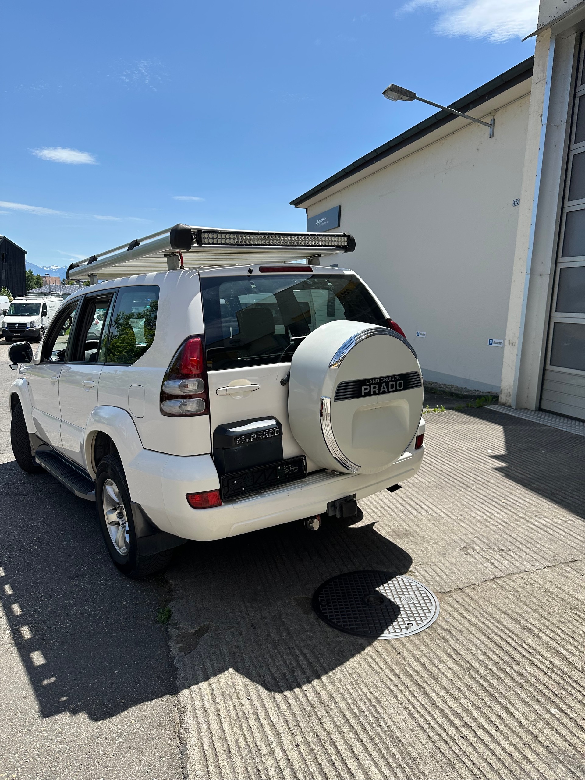 TOYOTA LAND CRUISER-image-2