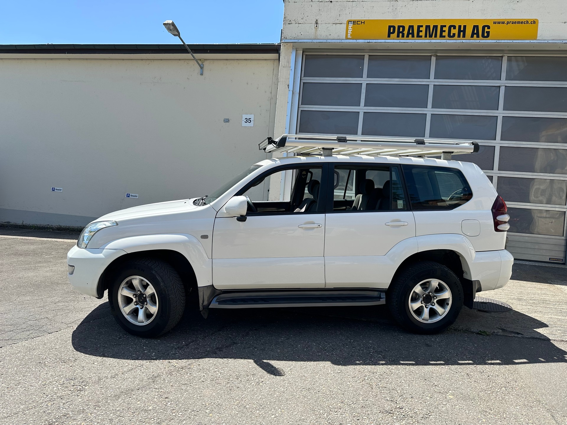 TOYOTA LAND CRUISER-image-1