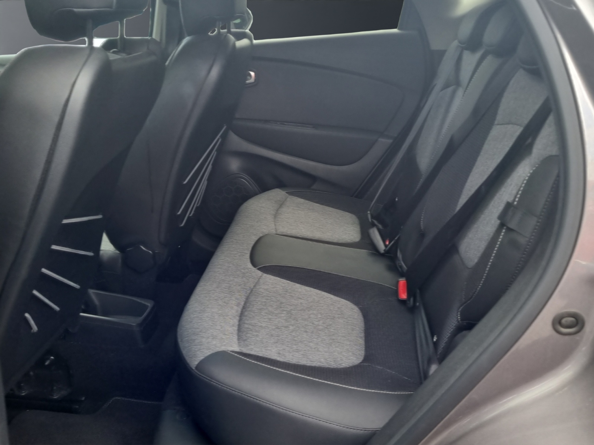 RENAULT Captur 1.2 TCe 90th Anniv. EDC S/S-image-9
