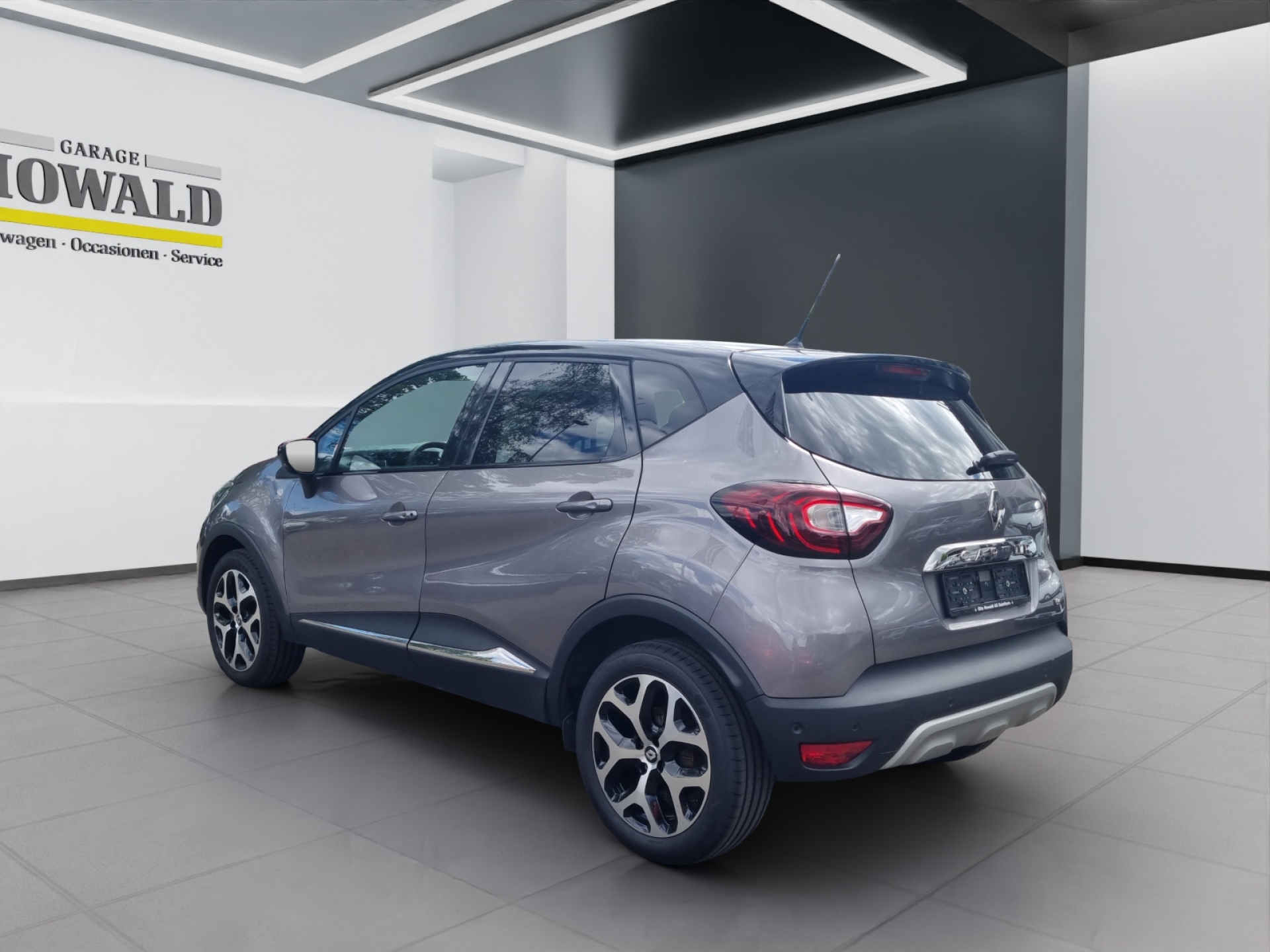 RENAULT Captur 1.2 TCe 90th Anniv. EDC S/S-image-2