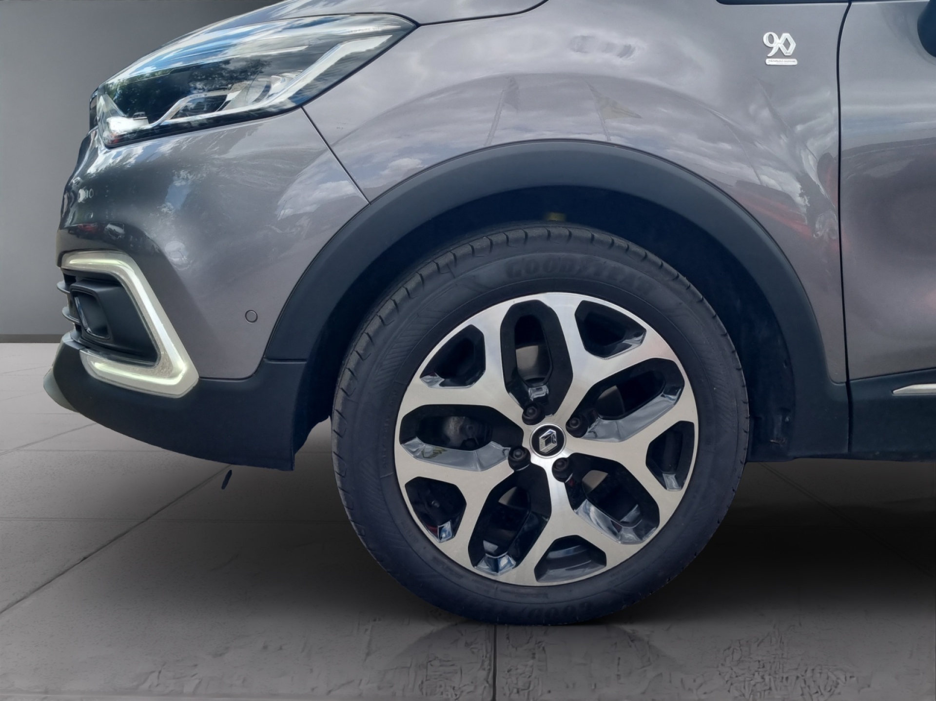 RENAULT Captur 1.2 TCe 90th Anniv. EDC S/S-image-14