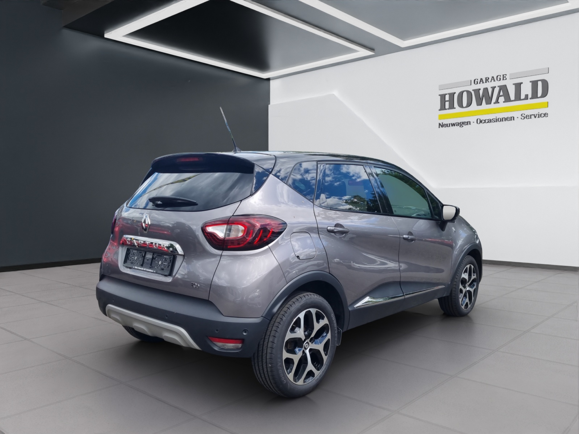 RENAULT Captur 1.2 TCe 90th Anniv. EDC S/S-image-4
