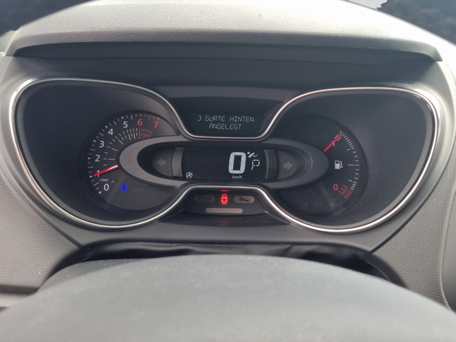 RENAULT Captur 1.2 TCe 90th Anniv. EDC S/S-image-8