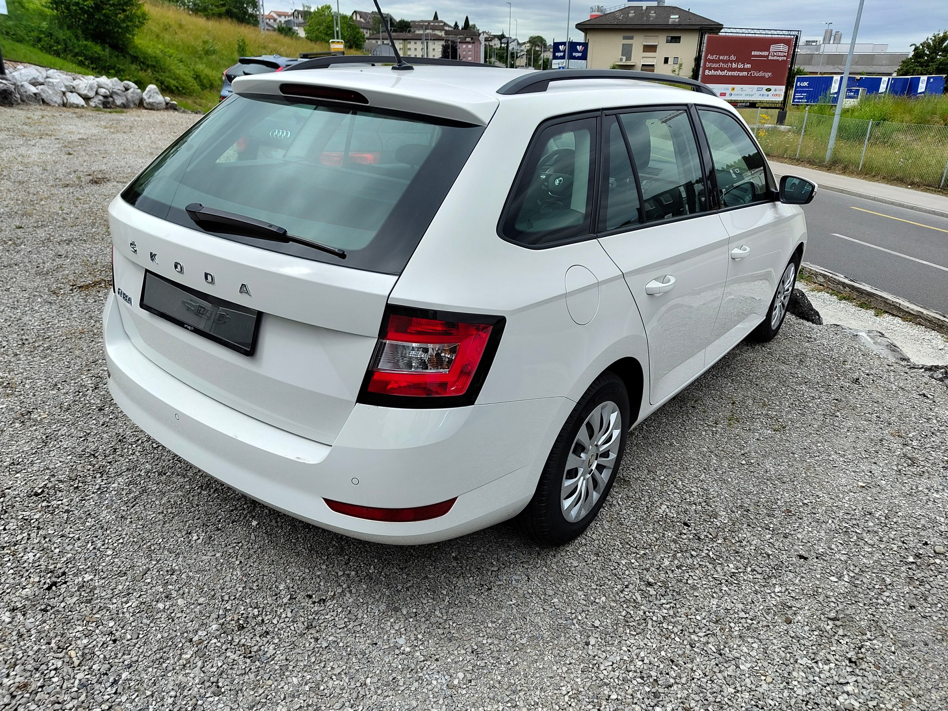 SKODA Fabia Combi 1.0 TSI Ambition-image-2