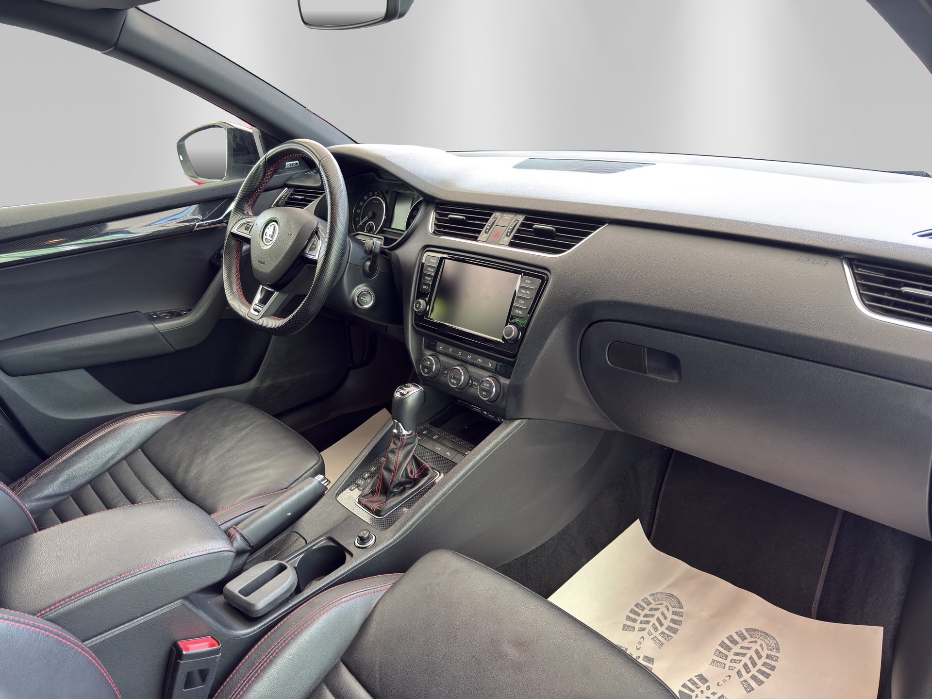 SKODA Octavia Combi 2.0 TDI RS 4x4 DSG-image-12