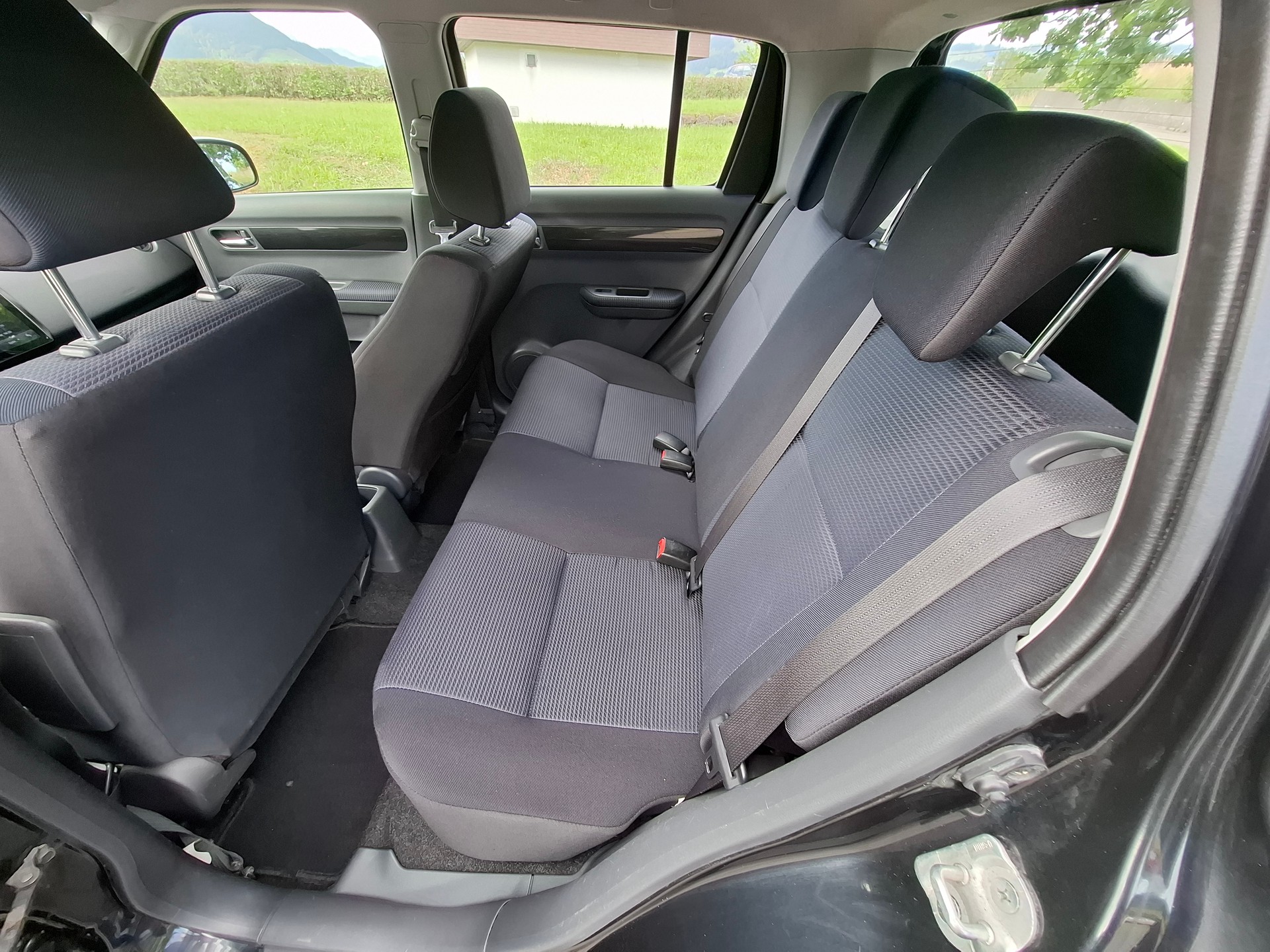 SUZUKI Swift 1.3i 16V GL Top 4x4-image-9