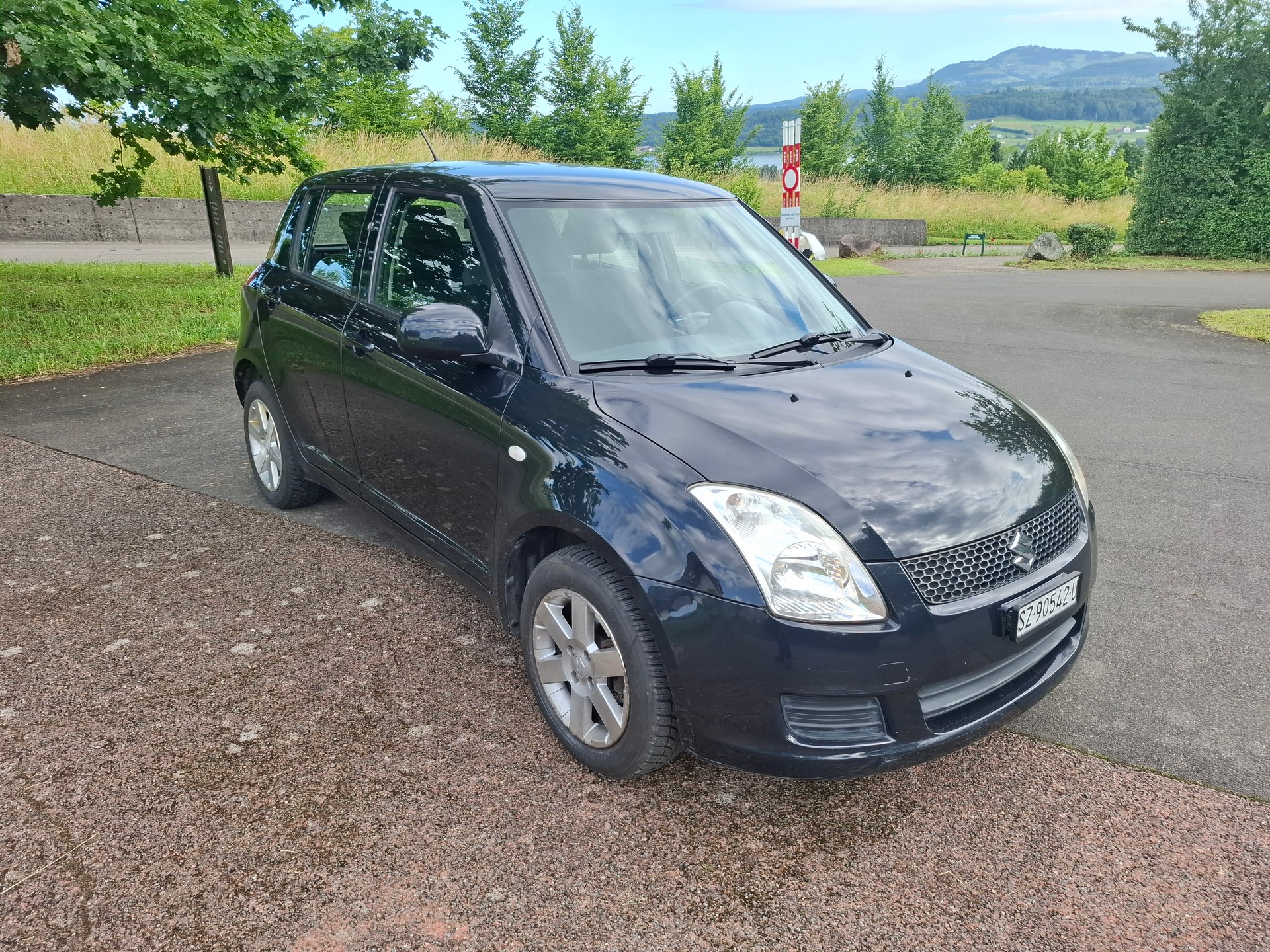 SUZUKI Swift 1.3i 16V GL Top 4x4-image-0