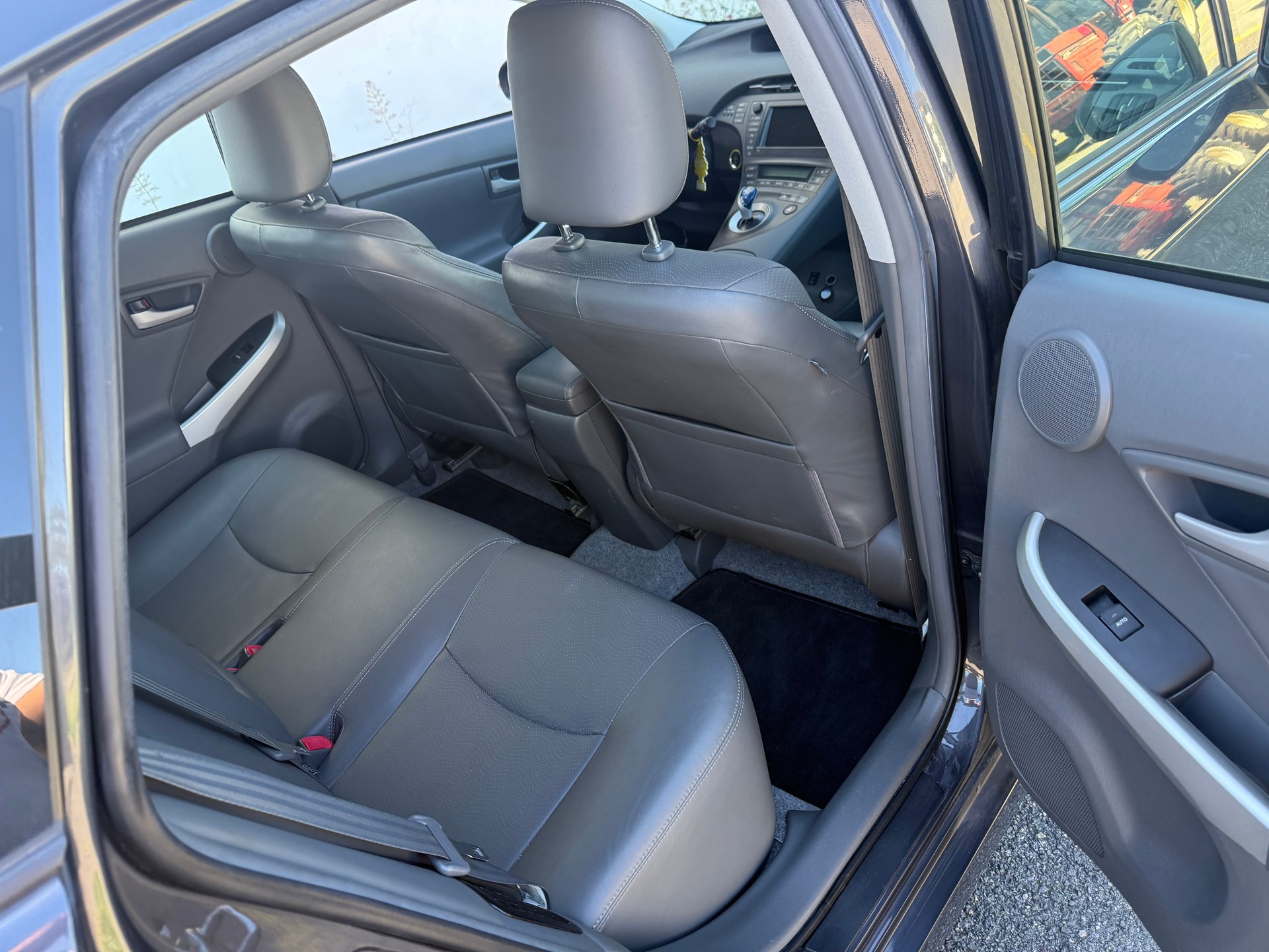 TOYOTA Prius 1.8 16V HSD Sol-image-6