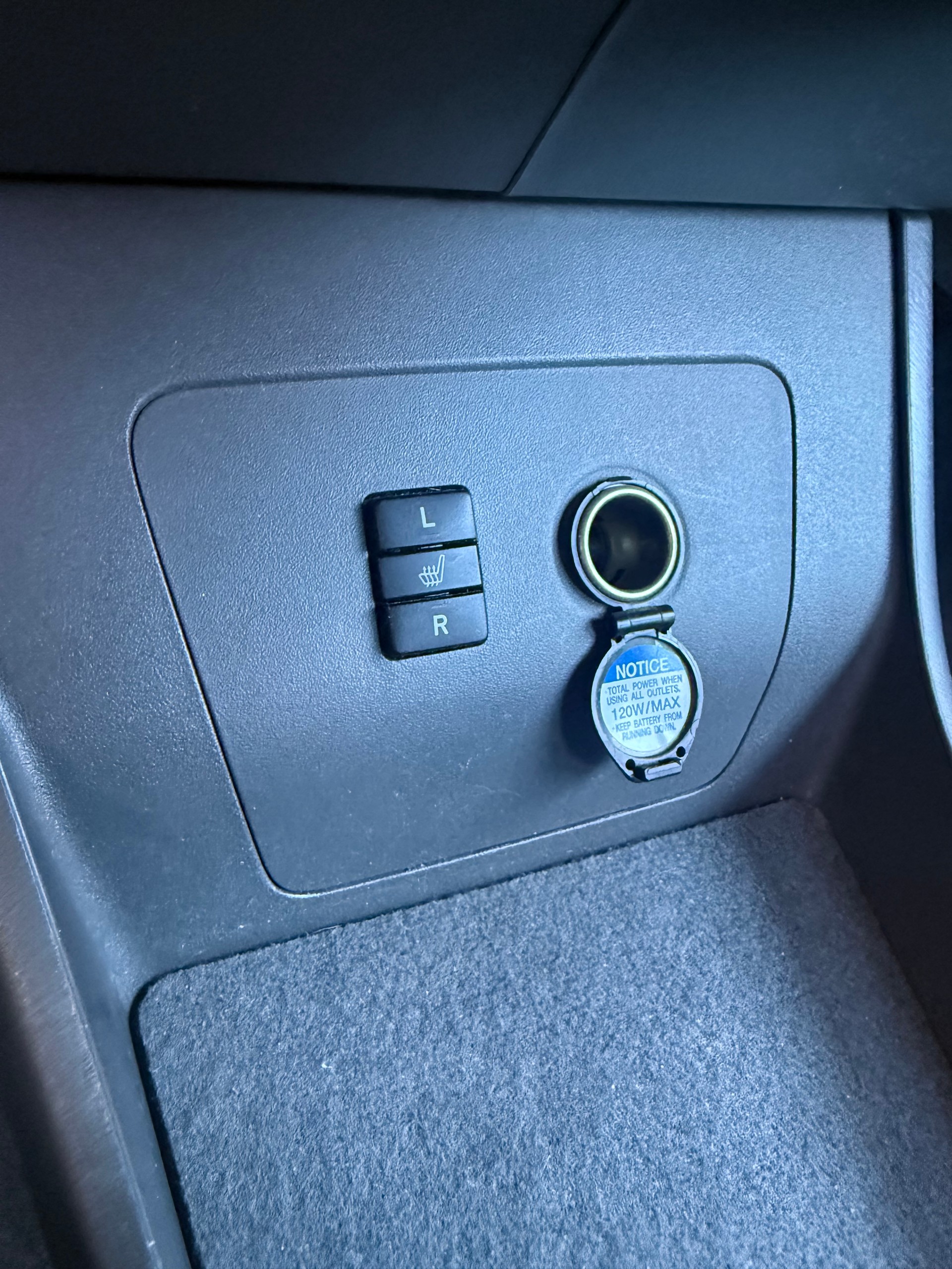 TOYOTA Prius 1.8 16V HSD Sol-image-9