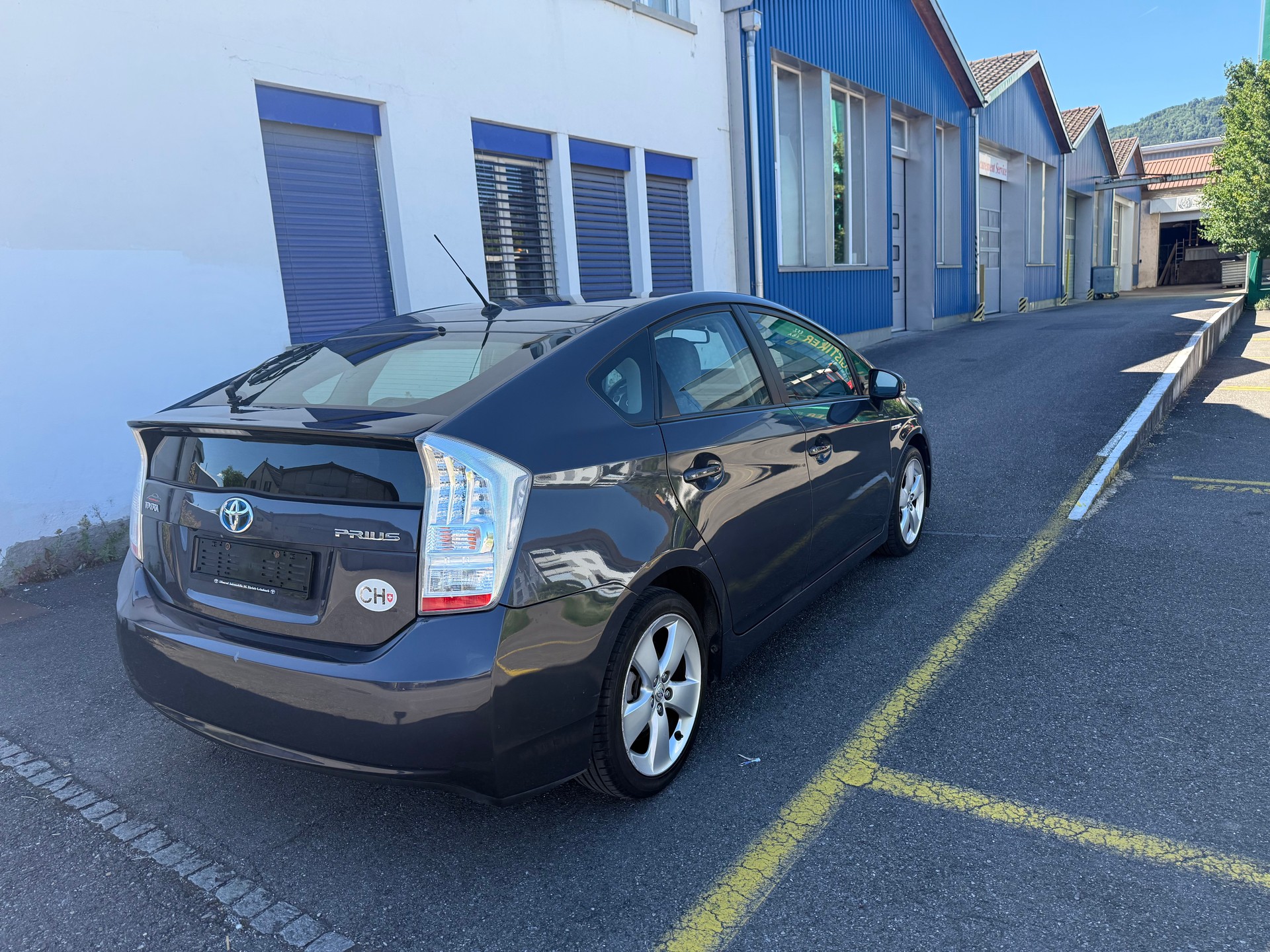 TOYOTA Prius 1.8 16V HSD Sol-image-2