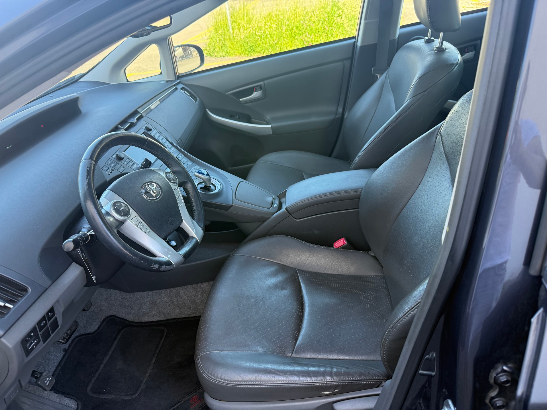 TOYOTA Prius 1.8 16V HSD Sol-image-4