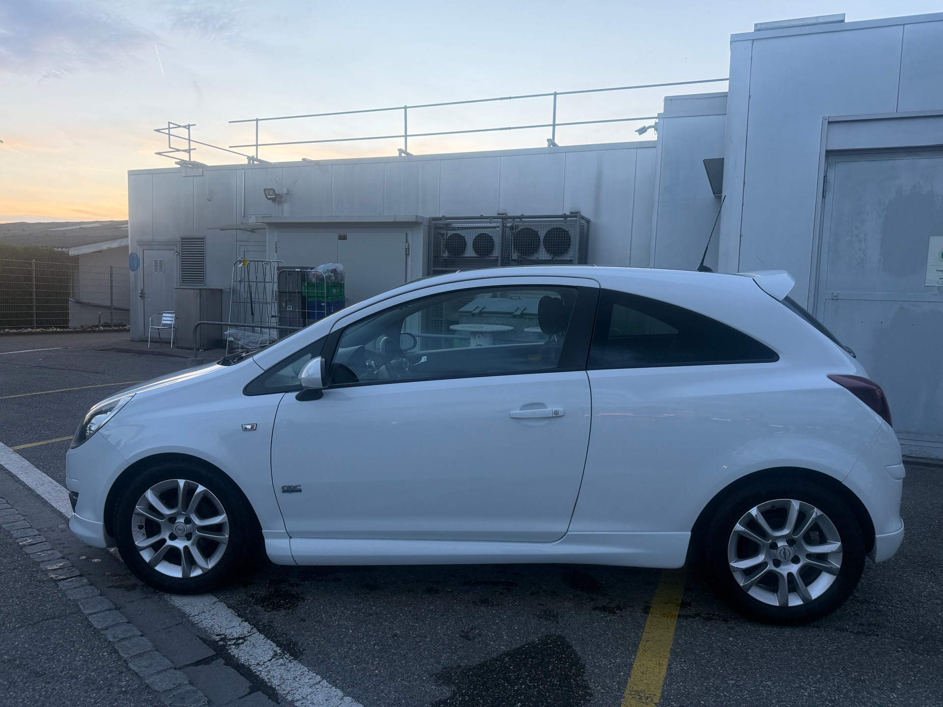 OPEL Corsa 1.4 TP Sport Automatic OPC Line-image-2