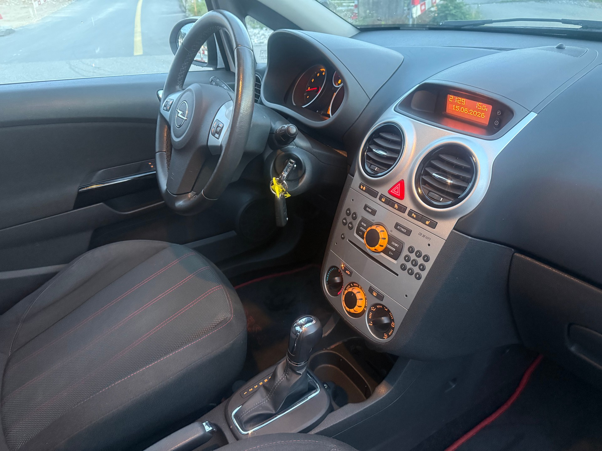 OPEL Corsa 1.4 TP Sport Automatic OPC Line-image-10