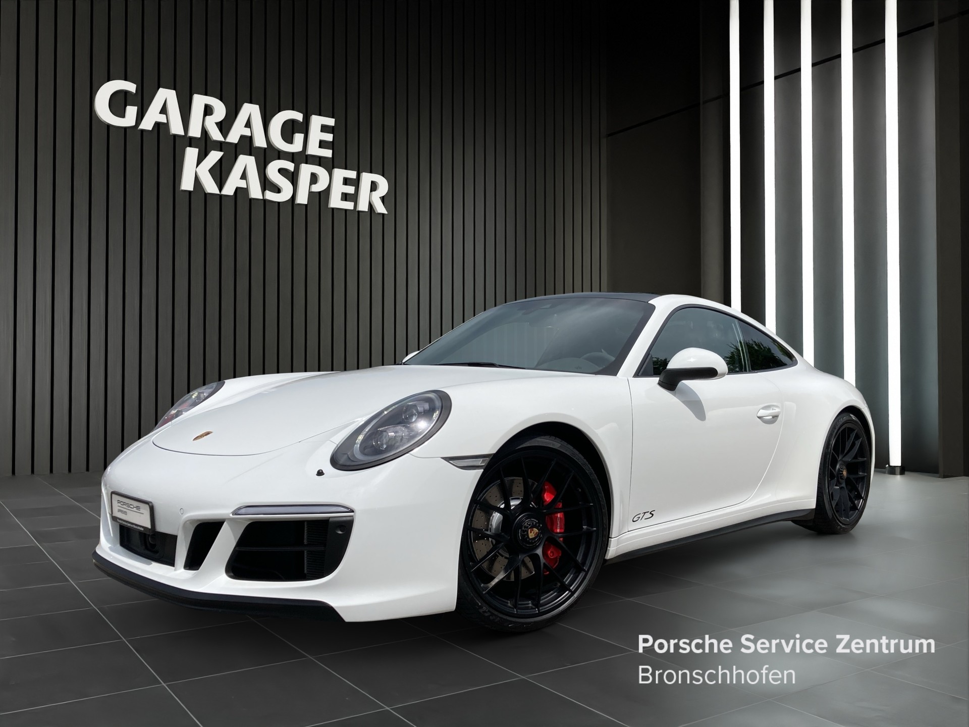 PORSCHE 911 Carrera 4 GTS-image-0