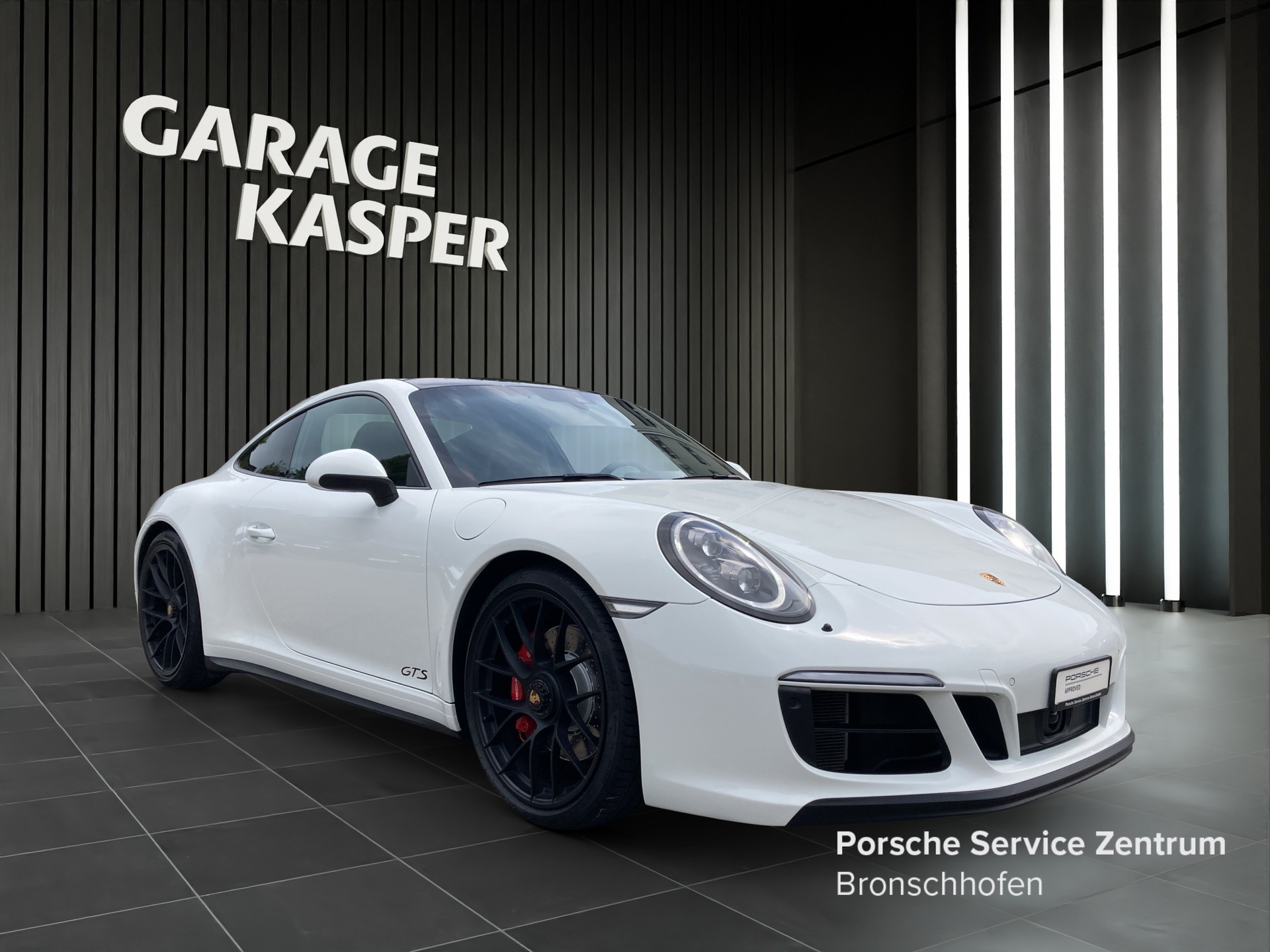 PORSCHE 911 Carrera 4 GTS-image-6