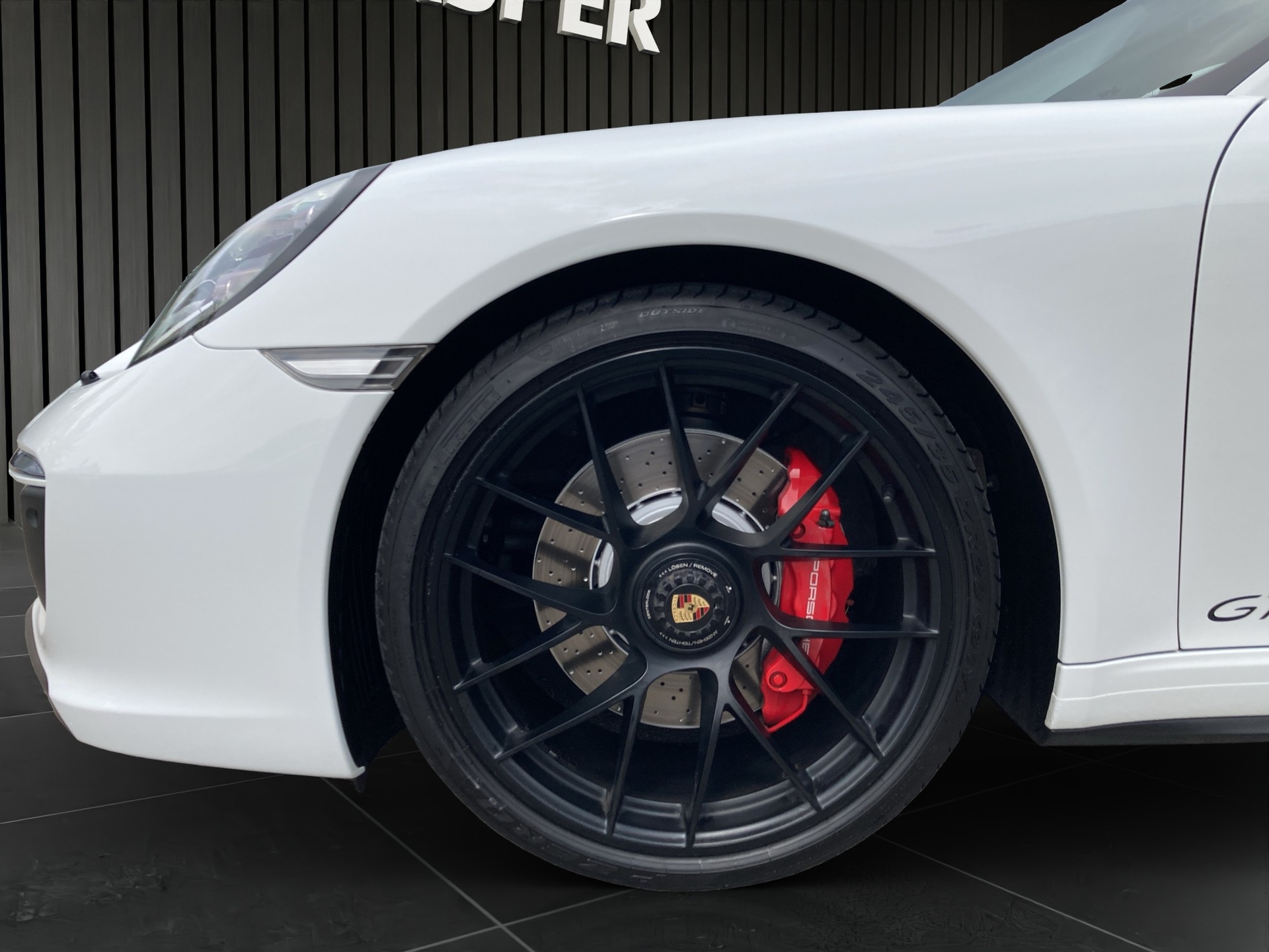 PORSCHE 911 Carrera 4 GTS-image-7