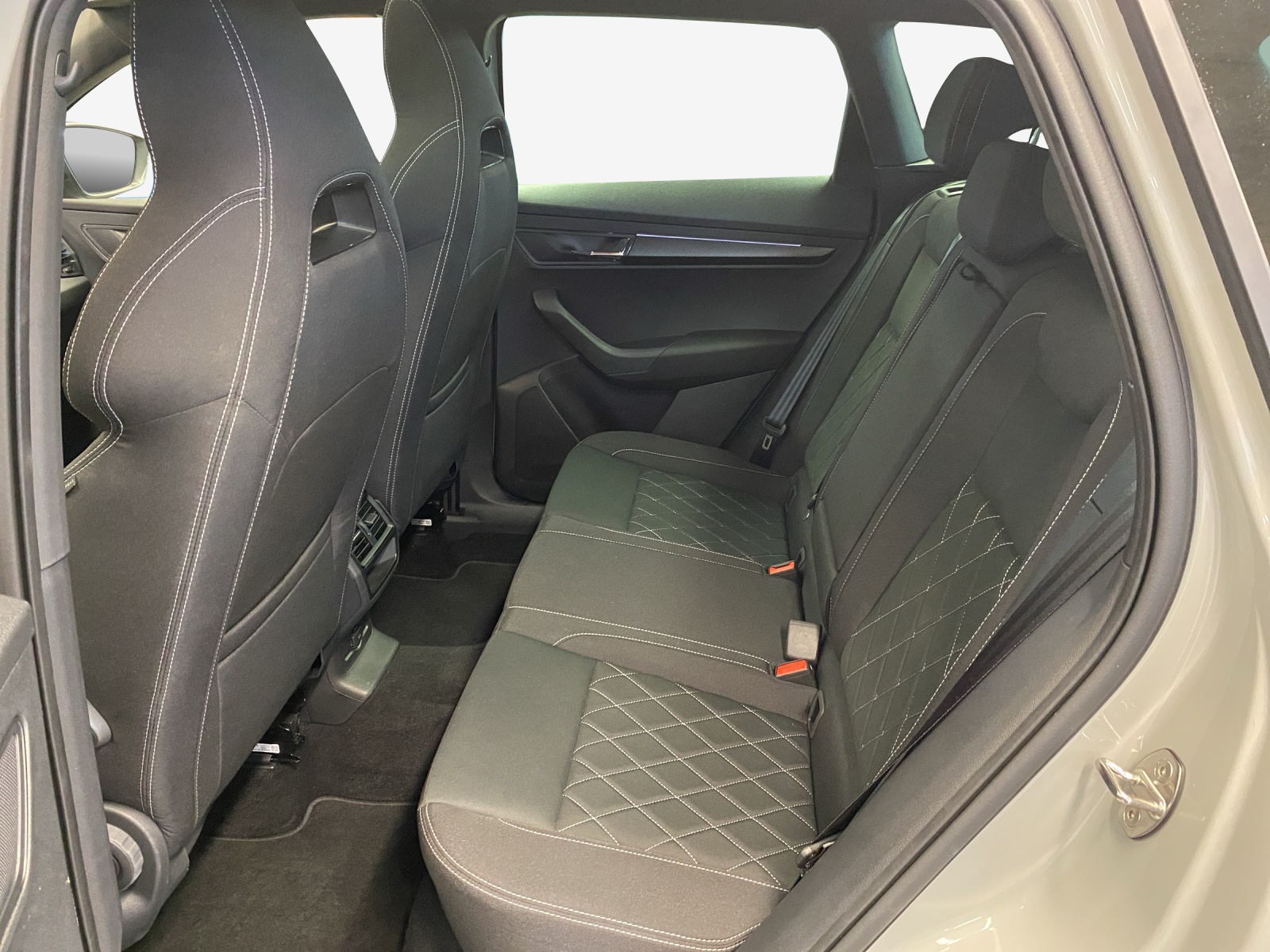 SKODA Karoq SL 1.5 TSI 150PS 7DSG-image-12