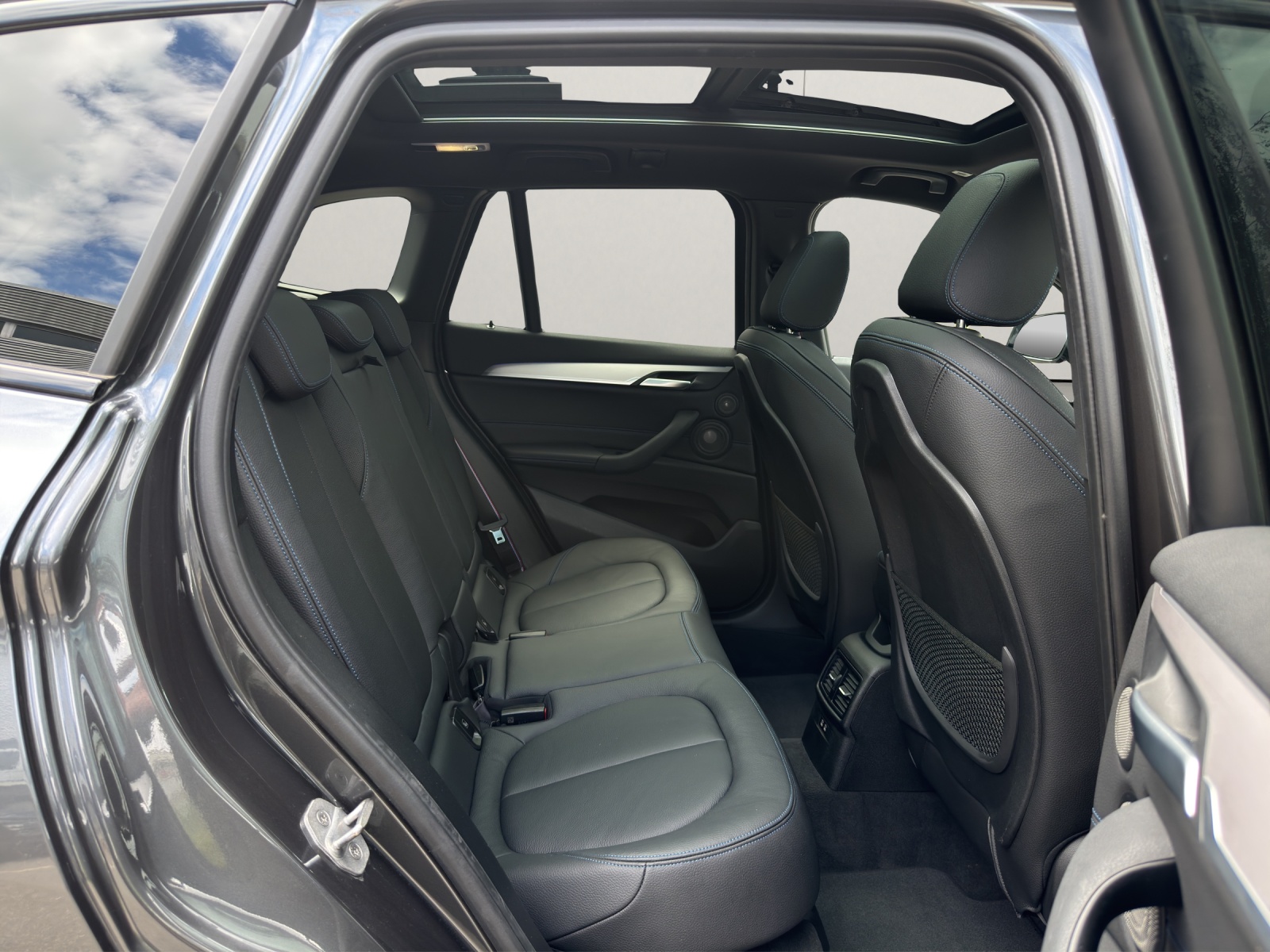 BMW X1 xDrive 25d M Sport Steptronic-image-14