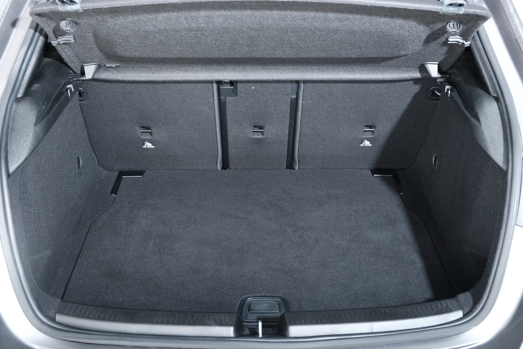 MERCEDES-BENZ A 200 AMG Line 7G-DCT-image-12