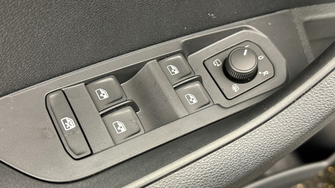 SKODA Karoq 1.5 TSI SportLine DSG-image-8