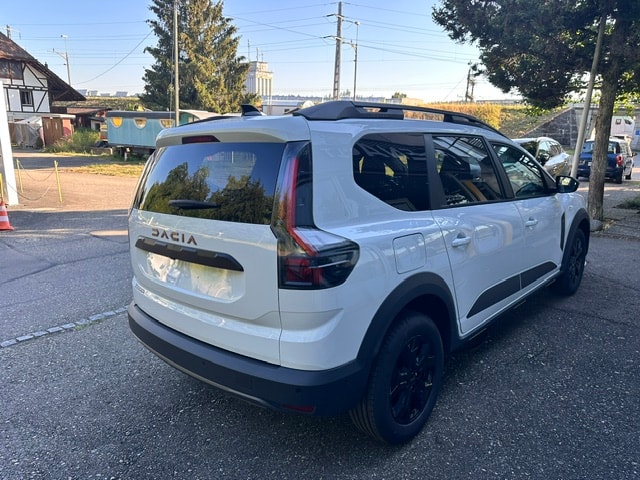 DACIA Jogger TCe 110 Extreme-image-5