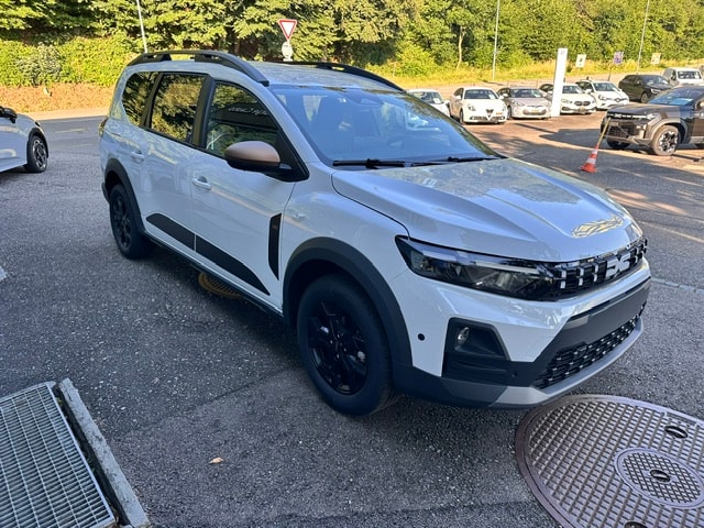 DACIA Jogger TCe 110 Extreme-image-2