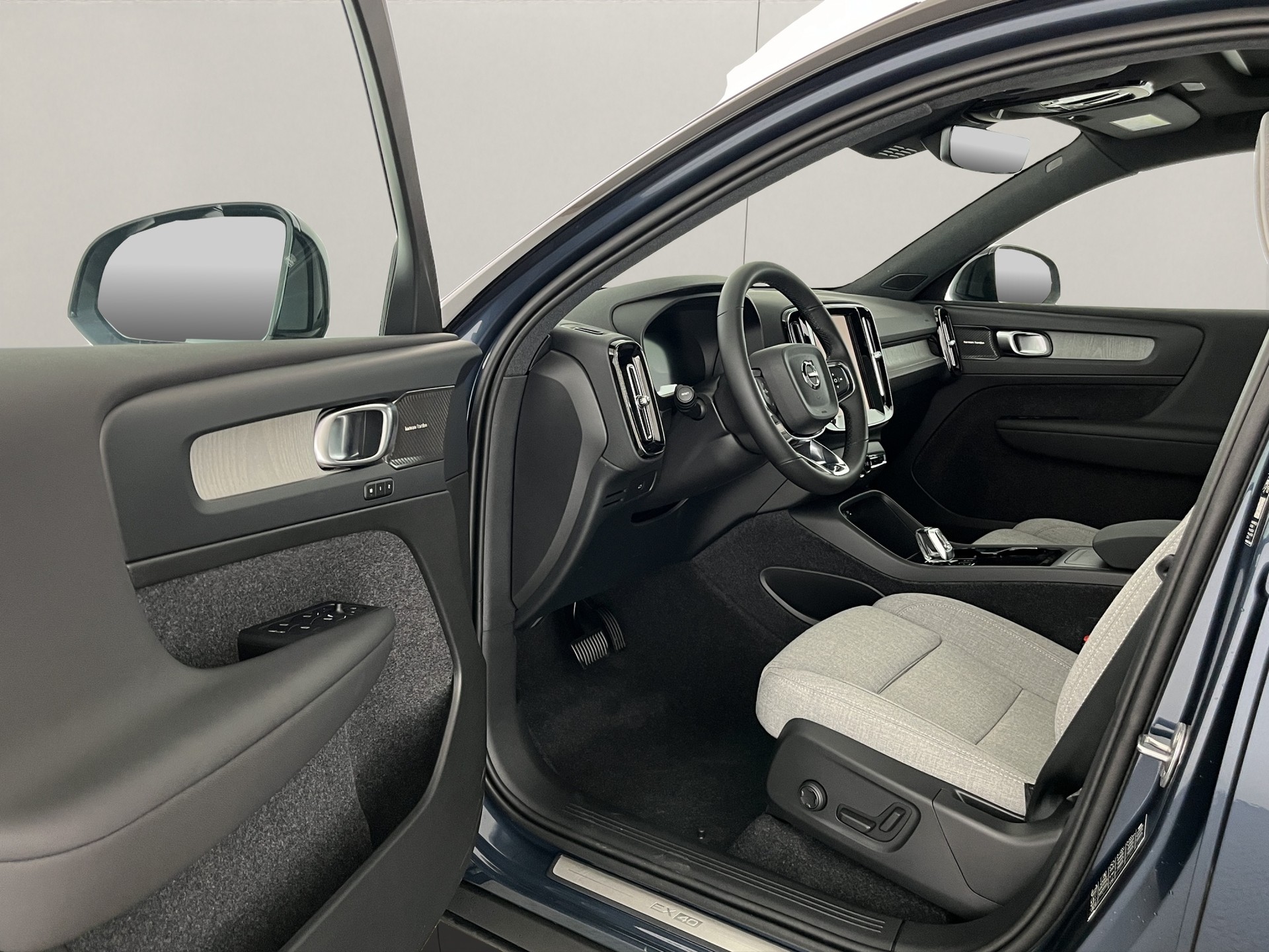 VOLVO EX40 Twin Ultra Xcentric AWD-image-8