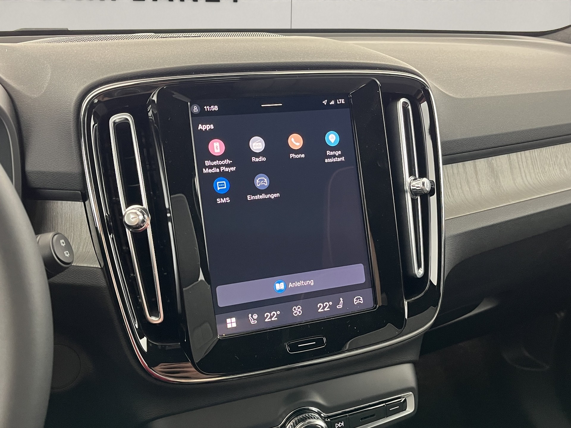 VOLVO EX40 Twin Ultra Xcentric AWD-image-12