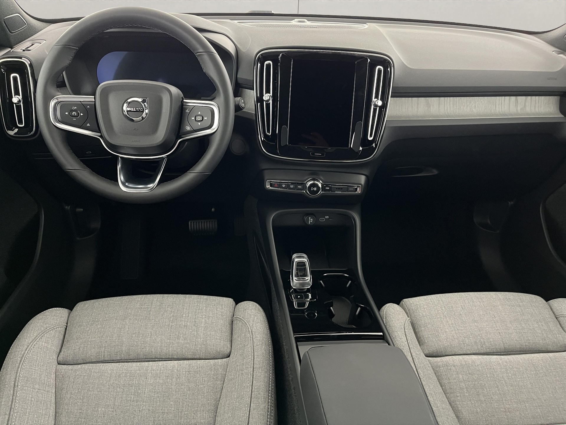 VOLVO EX40 Twin Ultra Xcentric AWD-image-9