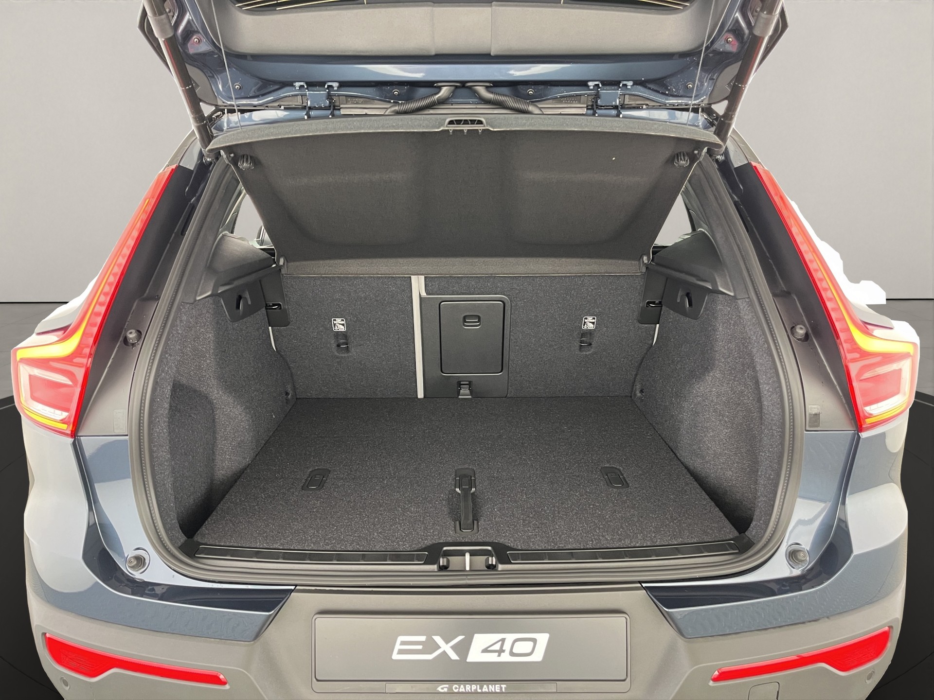 VOLVO EX40 Twin Ultra Xcentric AWD-image-5
