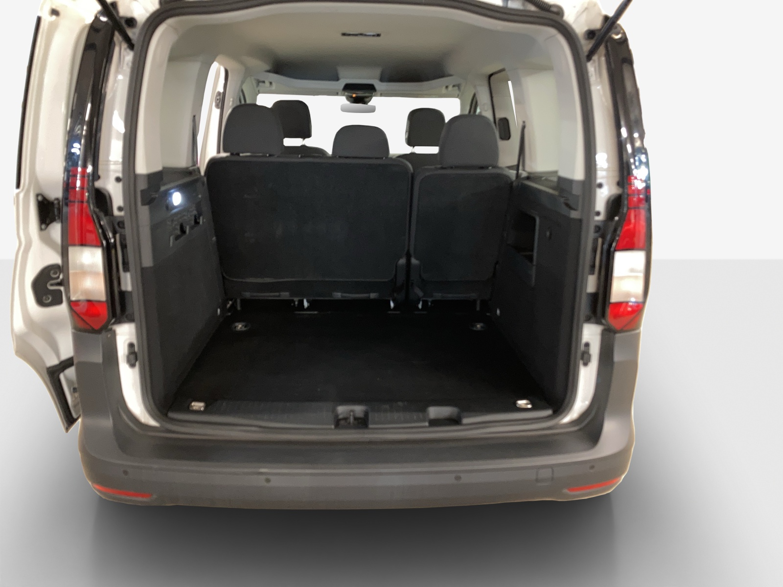 VW Caddy Kombi 2.0TDI-image-12