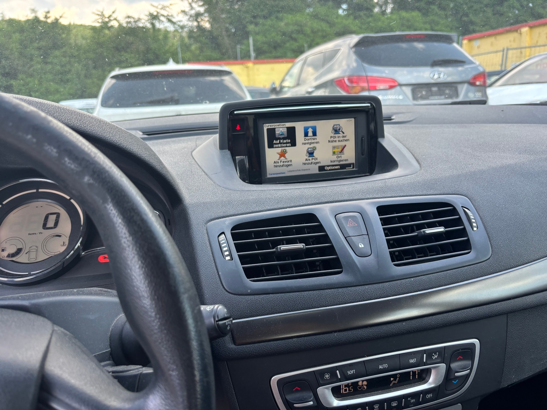 RENAULT Mégane Grandtour 1.5 dCi Dynamique EDC-image-12
