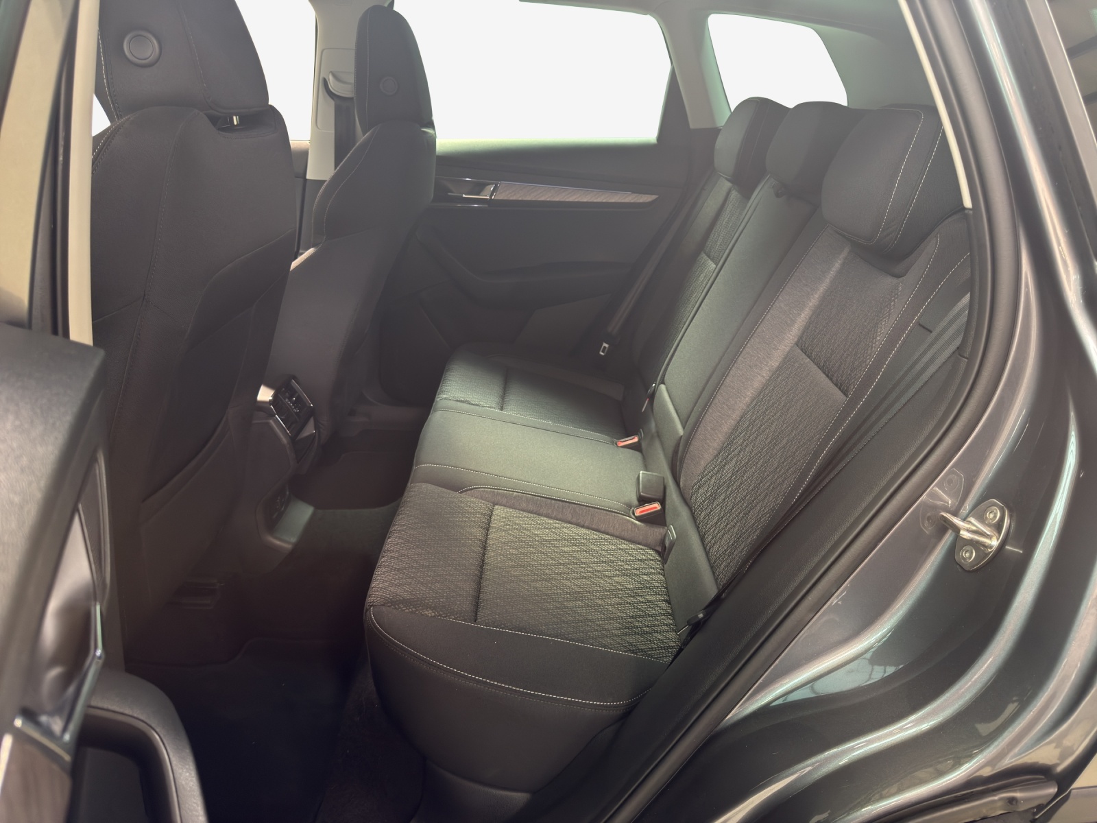 SKODA Karoq 2.0 TDI CR Style 4x4 DSG-image-11