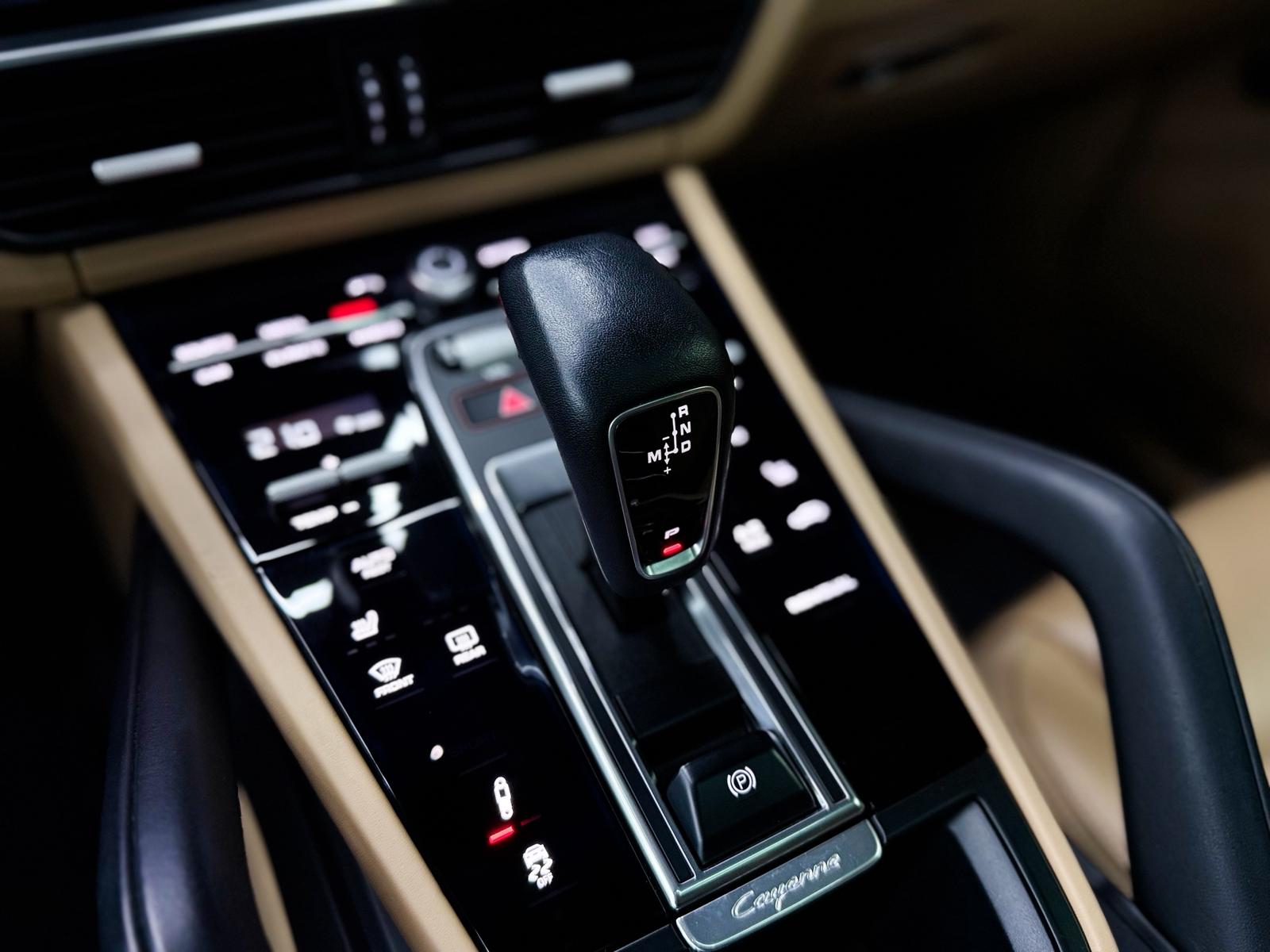 PORSCHE Cayenne E-Hybrid-image-17
