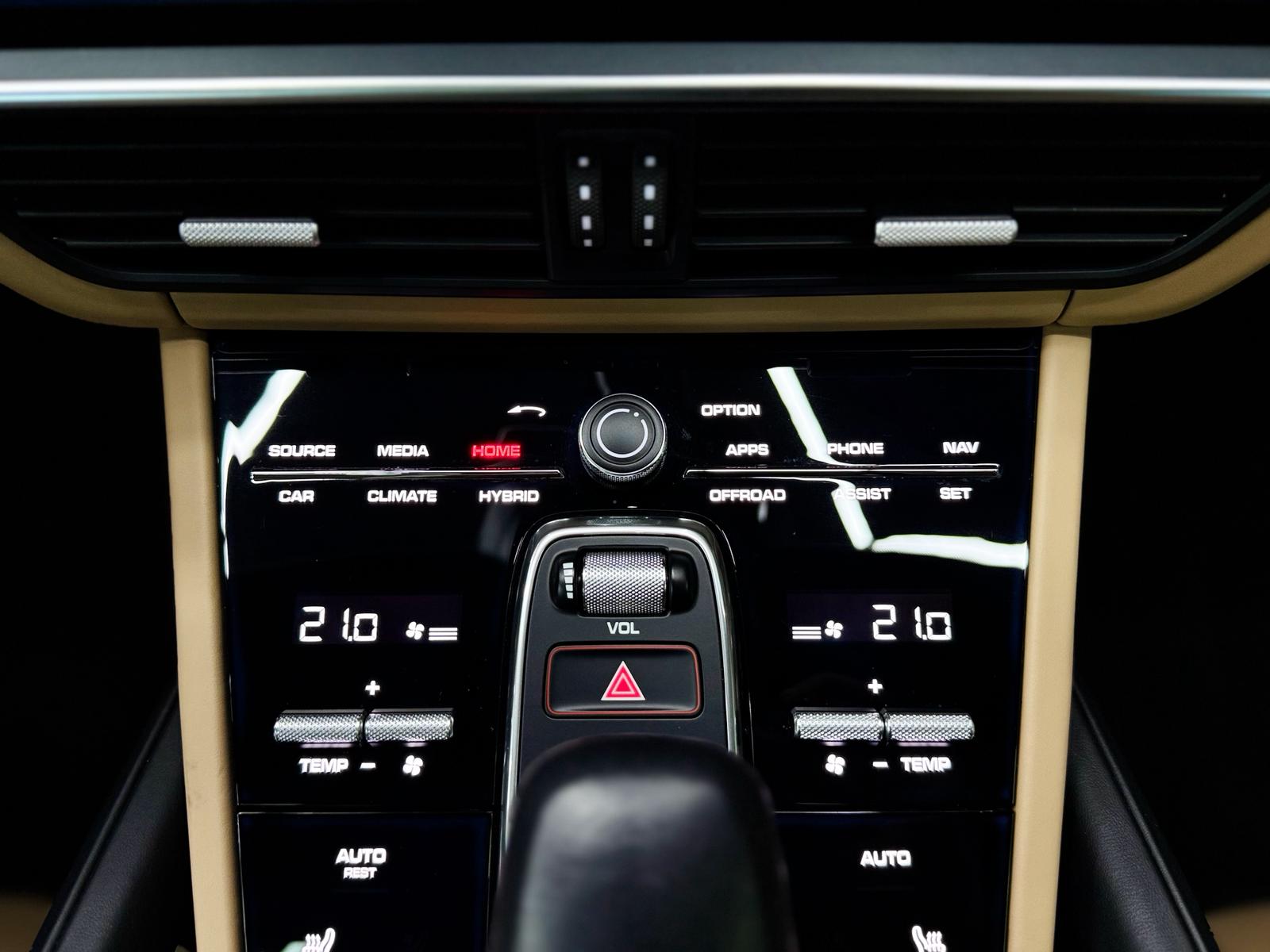 PORSCHE Cayenne E-Hybrid-image-25